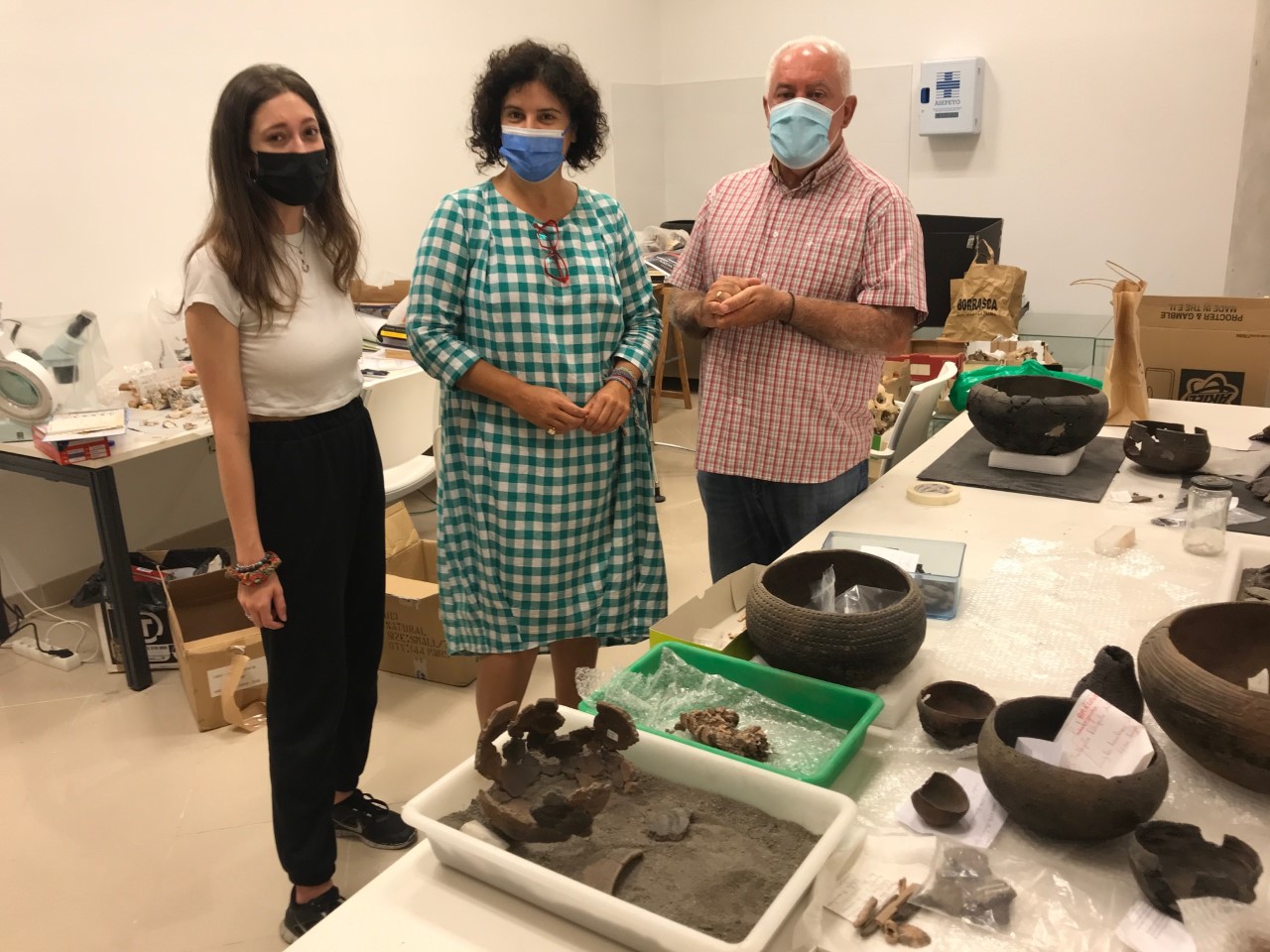 El Museo Arqueológico Benahoarita realiza labores de restauración de piezas aborígenes