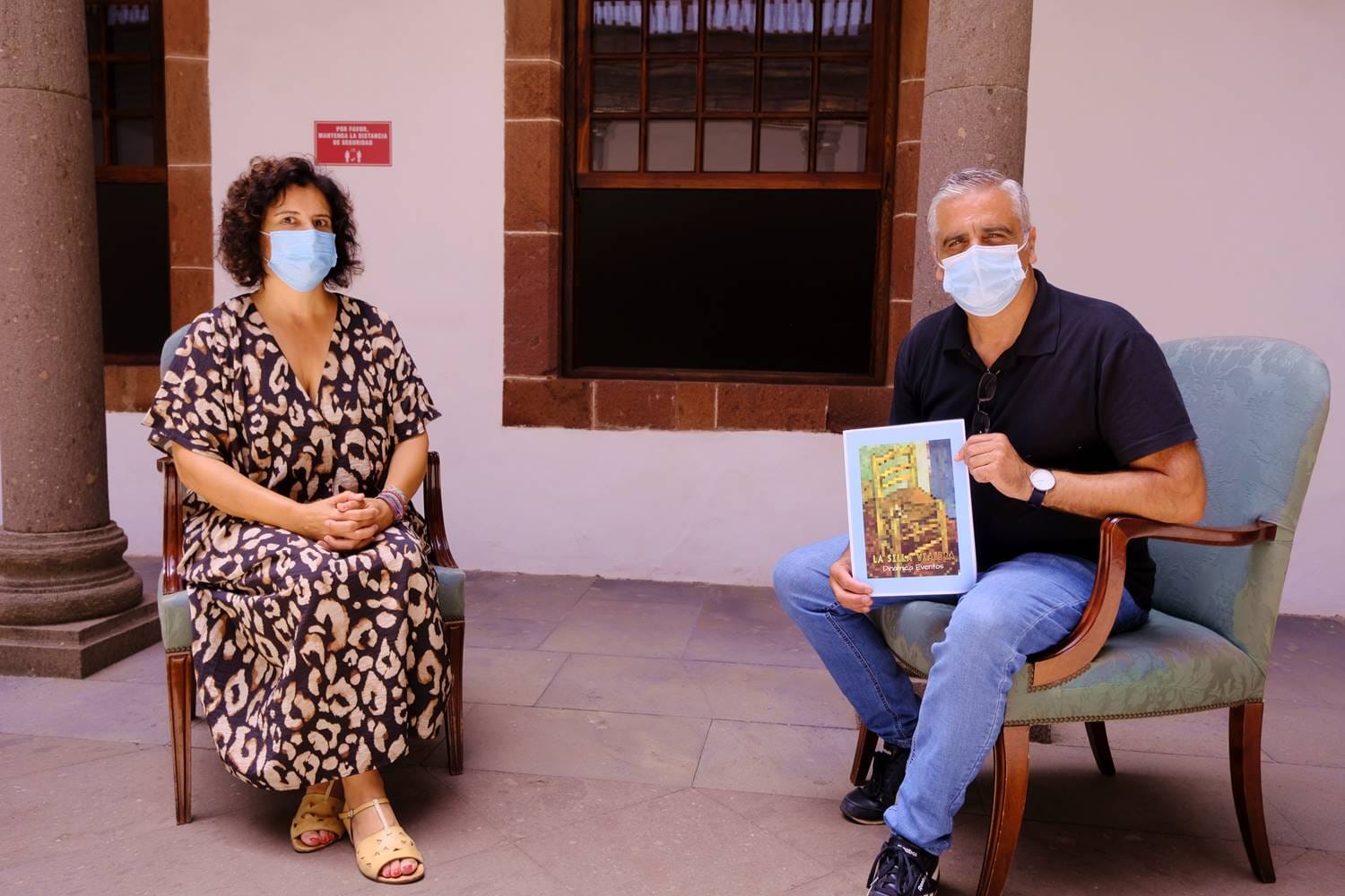 El proyecto 'La Silla Viajera' contribuye a dar conocer el talento de los artistas de La Palma