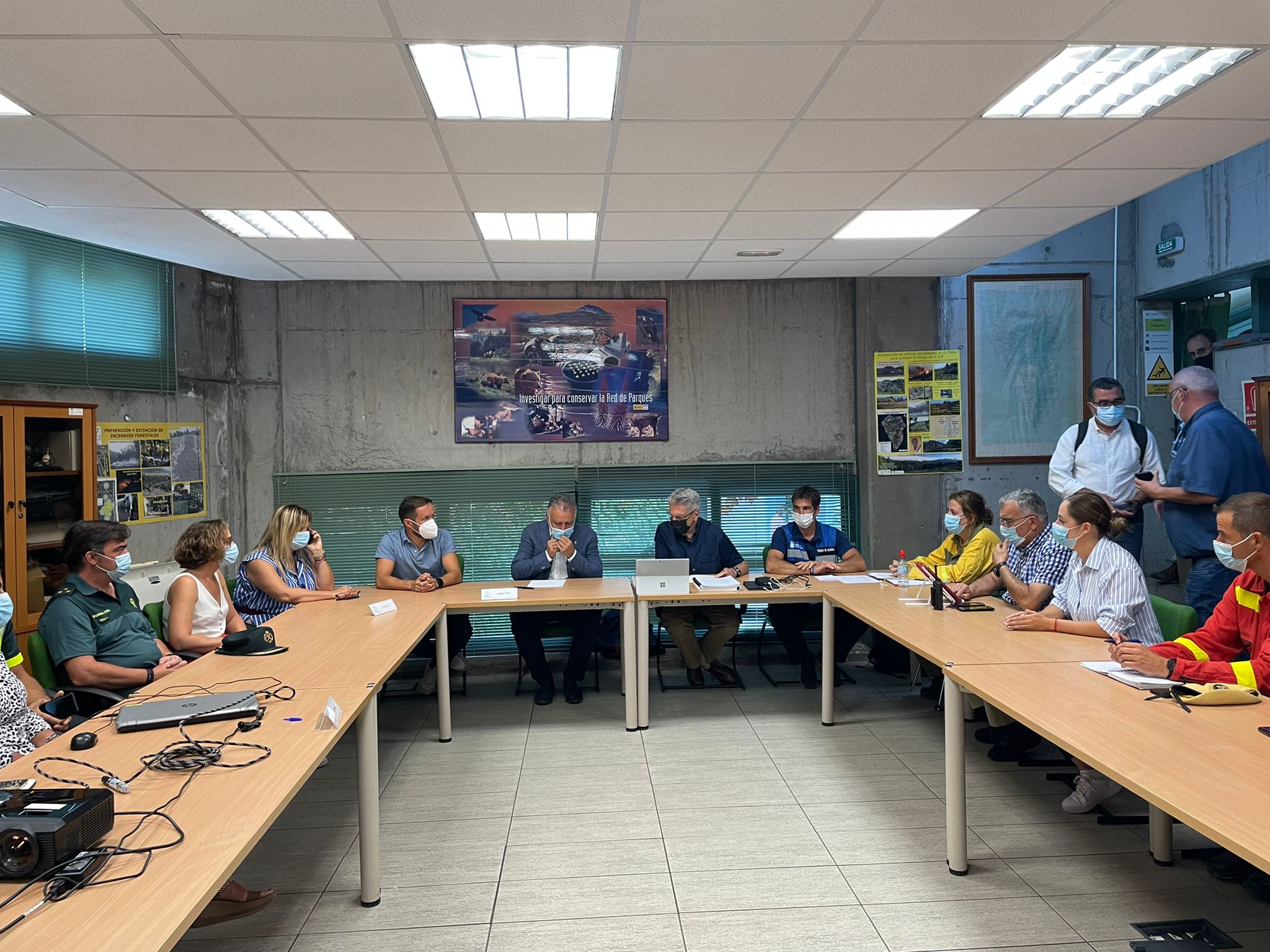 Reunión de coordinación incendio El Paso y Los Llanos