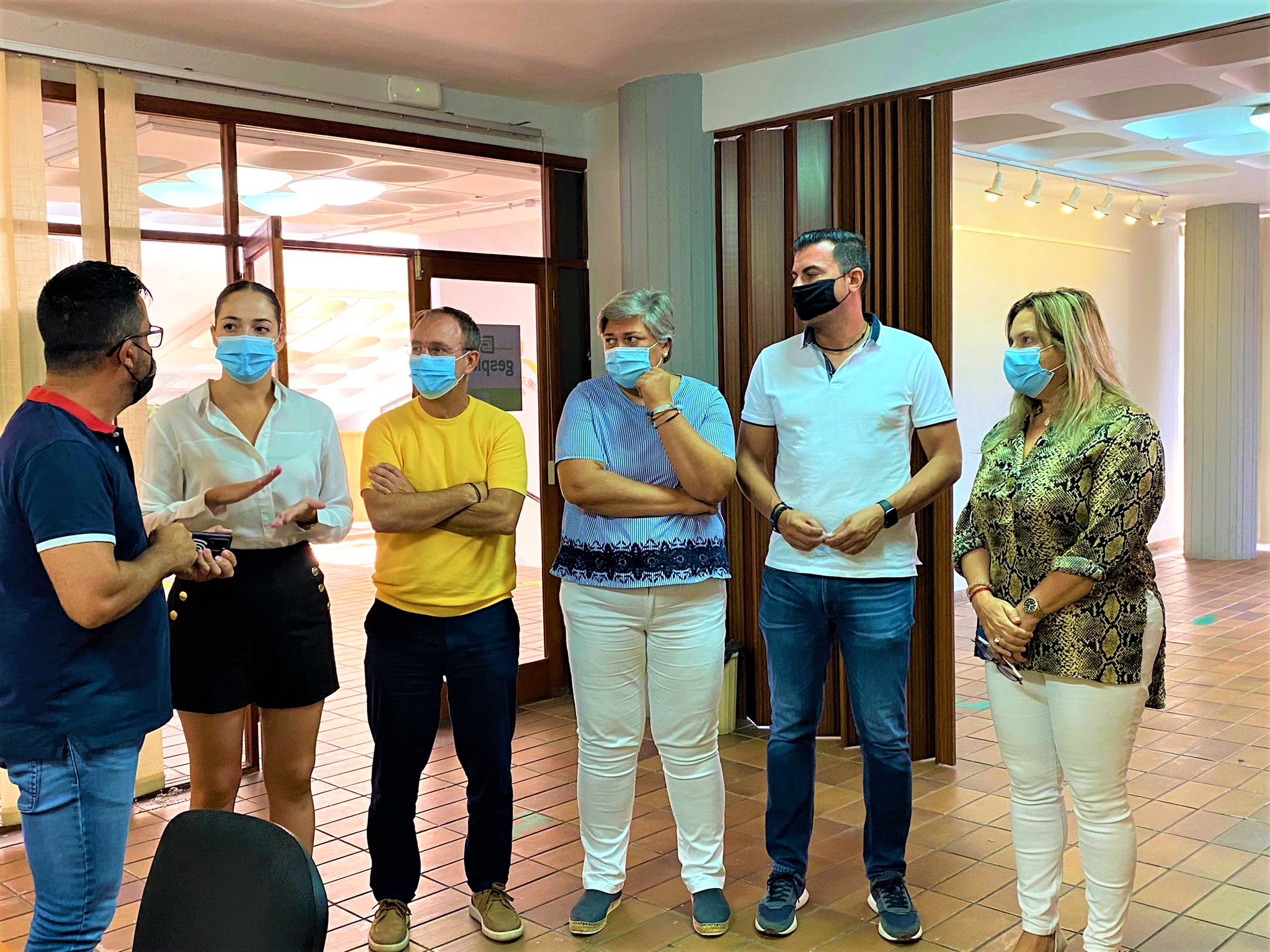 Las administraciones trabajan de la mano para agilizar la tramitación de ayudas a las personas afectadas por el incendio de El Paso y Los Llanos