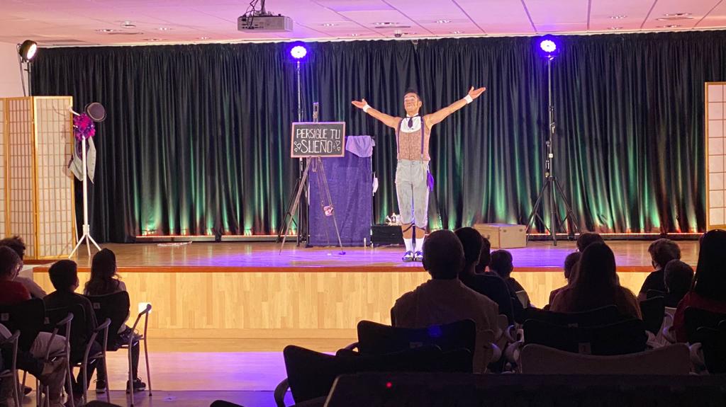 El Cabildo lleva el Festival Internacional de Clownbaret a los escolares del Valle de Aridane 