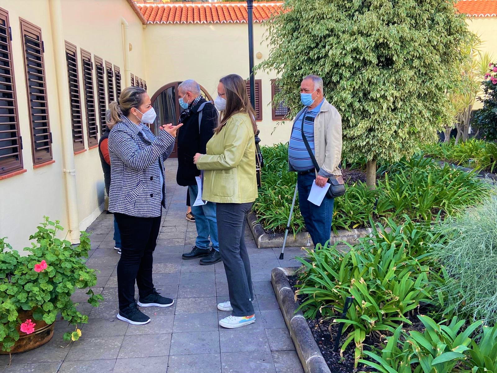 Susana Machín entrega 21 carnés artesanos de 15 oficios 