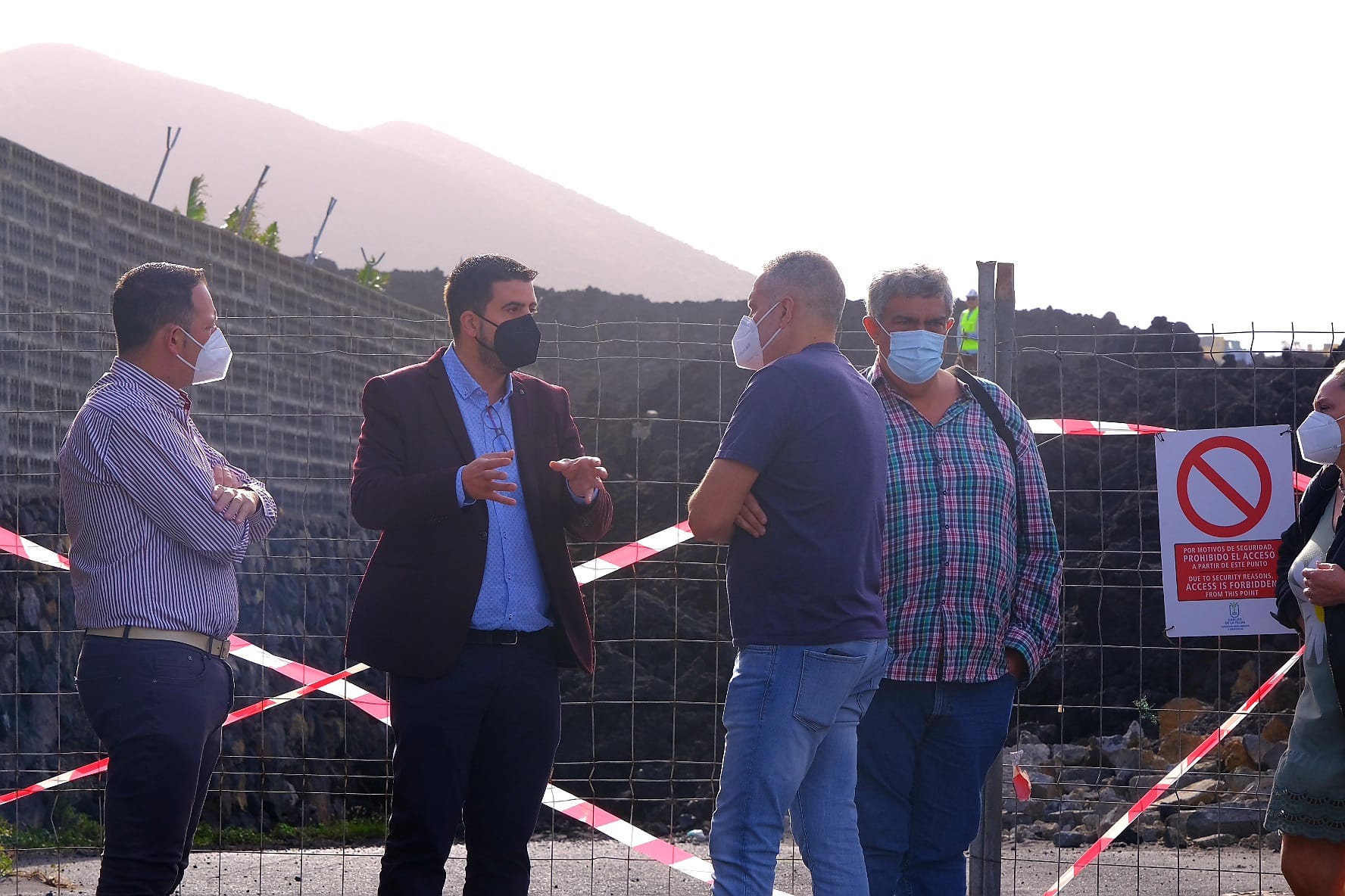 El Cabildo comienza las obras de recuperación del camino de San Isidro, afectado por el volcán