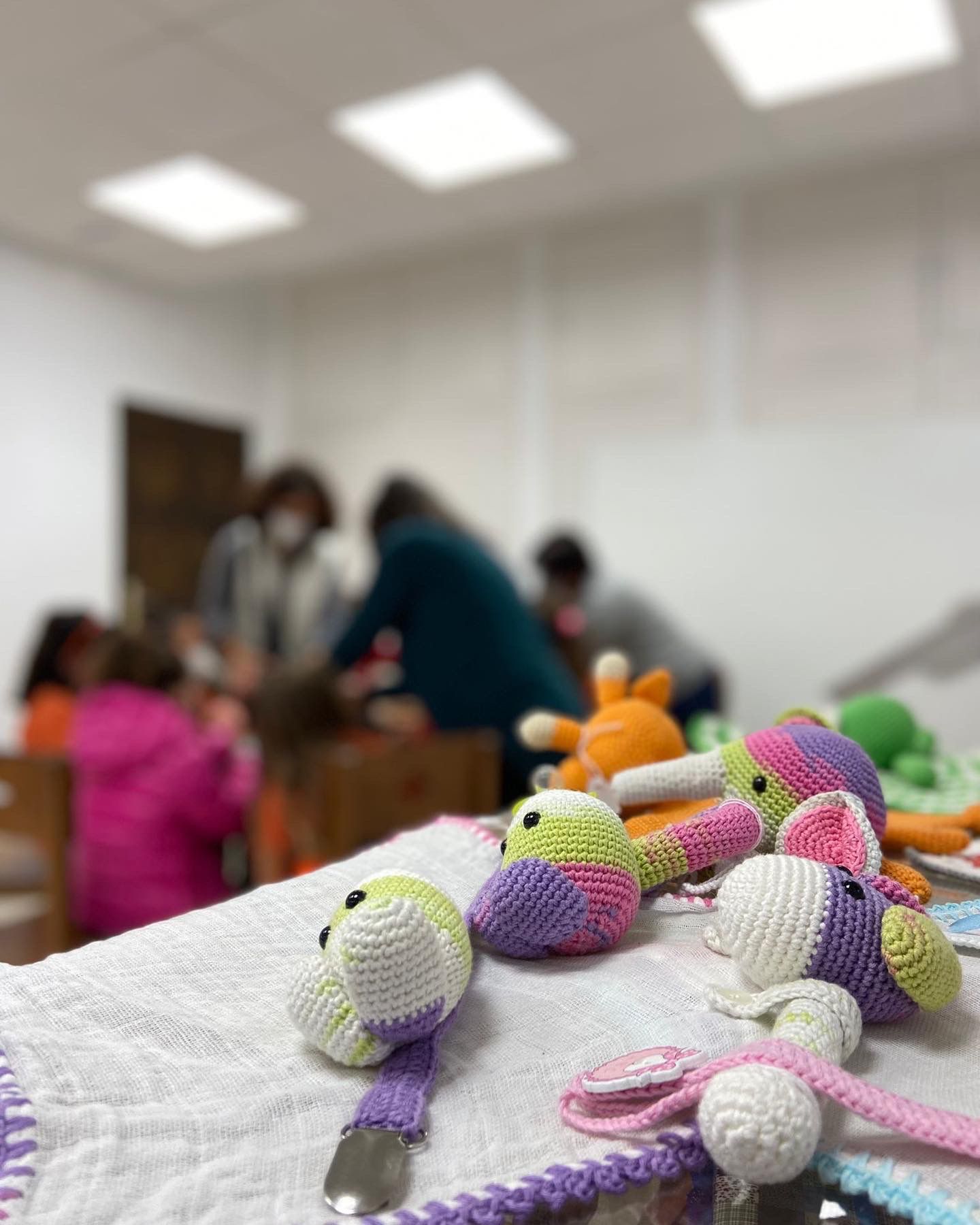 Acercan a los escolares a la artesanía palmera en los 'Días Europeos de la Artesanía'