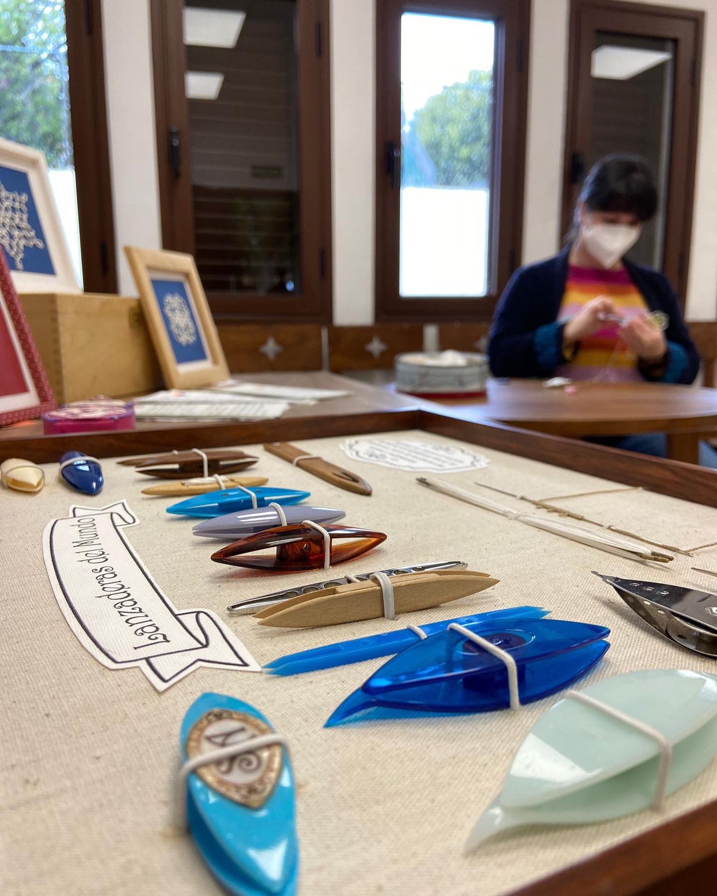 Acercan a los escolares a la artesanía palmera en los 'Días Europeos de la Artesanía'