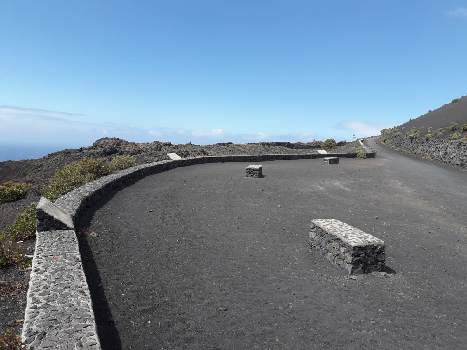 El Cabildo habilita un nuevo mirador hacia el Volcán Teneguía 