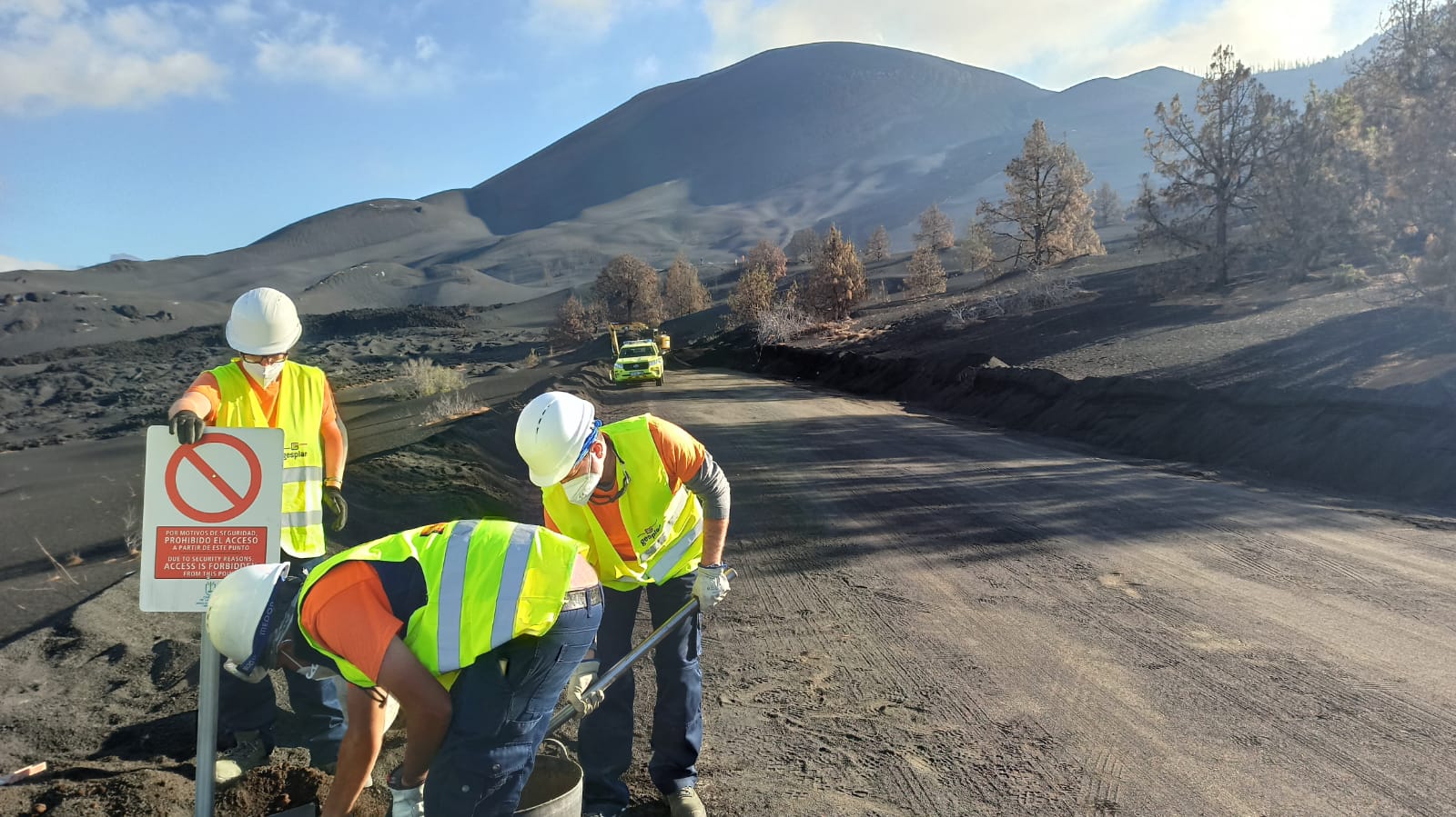 El Cabildo señaliza el perímetro de las coladas para mejorar la seguridad