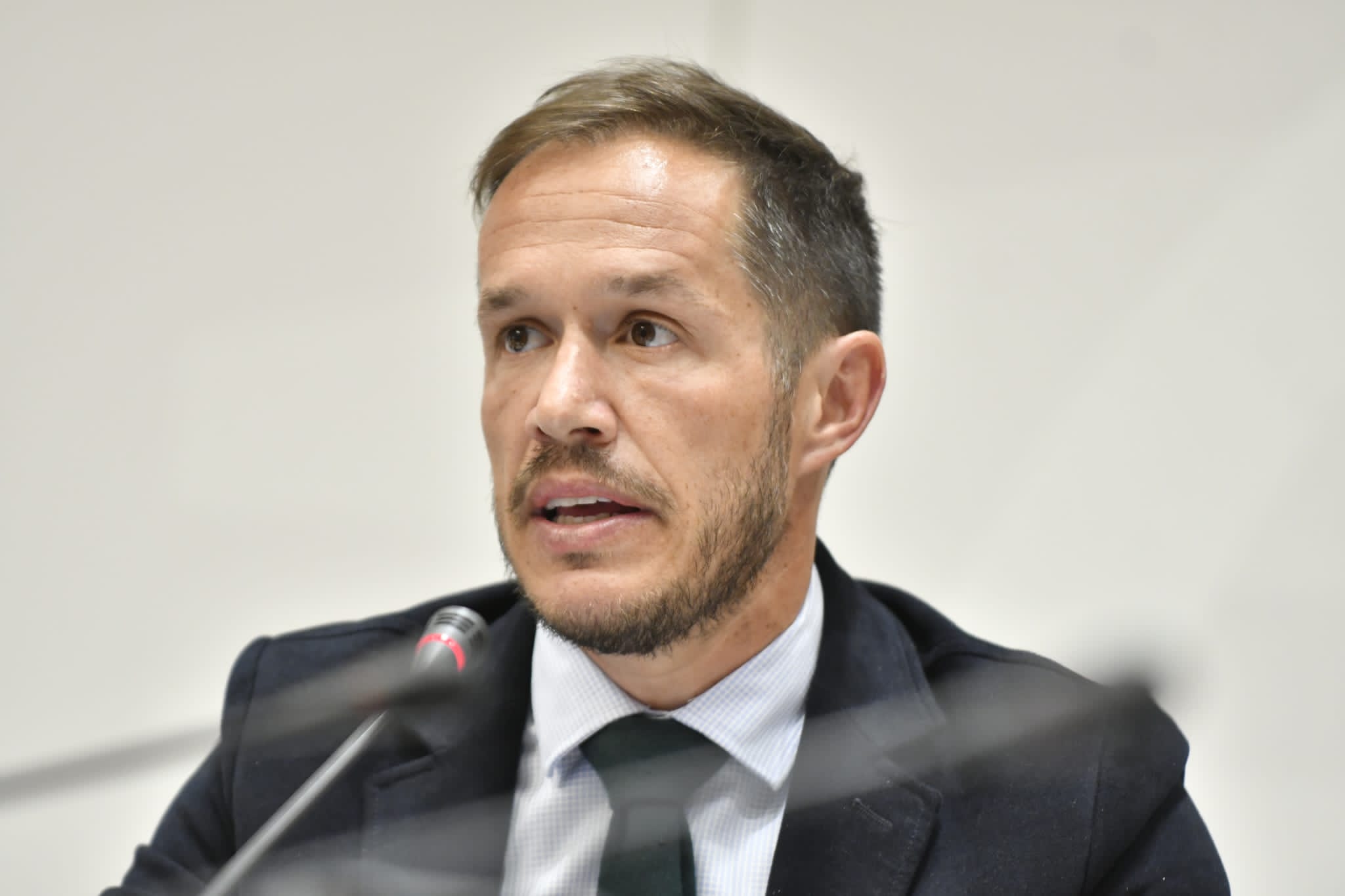 Zapata explica en el Parlamento de Canarias el Plan del Cabildo de La Palma y lo califica de claro, sólido y valiente