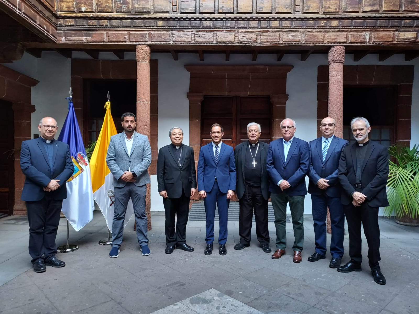 La Ciudad del Vaticano muestra su apoyo al proceso de recuperación de La Palma con la visita a la Isla del nuncio apostólico para España