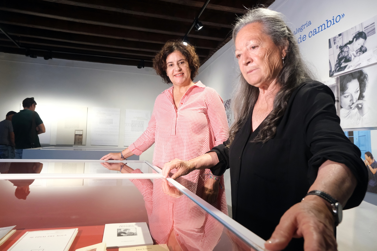 El Cabildo abre las puertas de la exposición ‘La isla de papel, Elsa López en el Archivo General de La Palma’