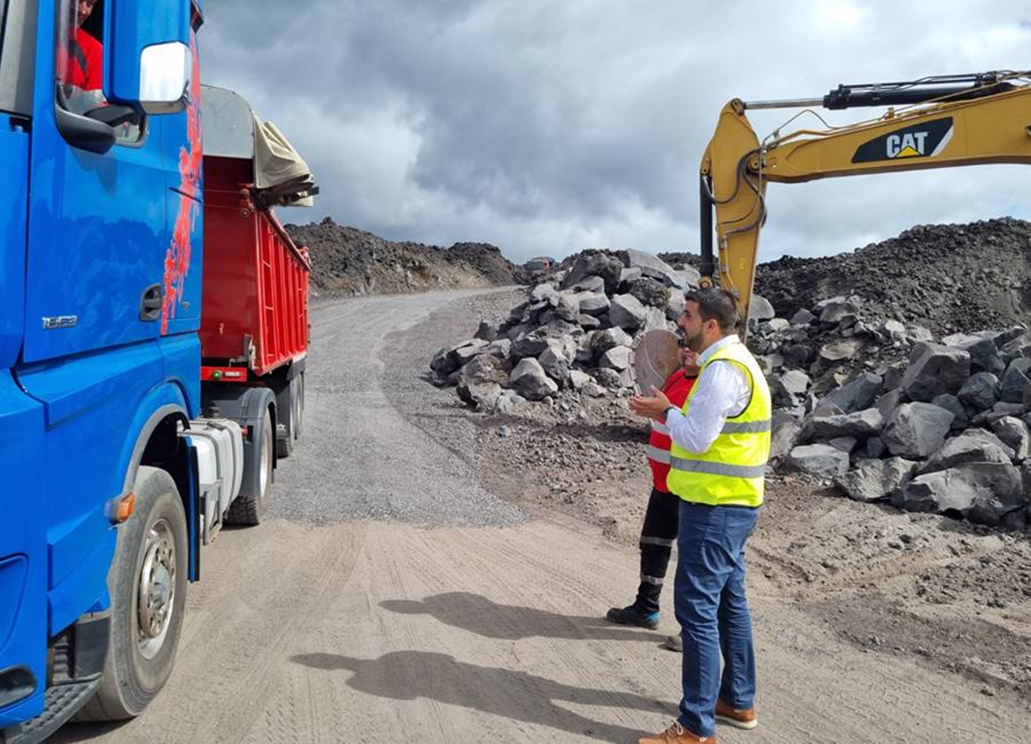 El Cabildo de La Palma recupera el camino de El Paraíso sobre las coladas 
