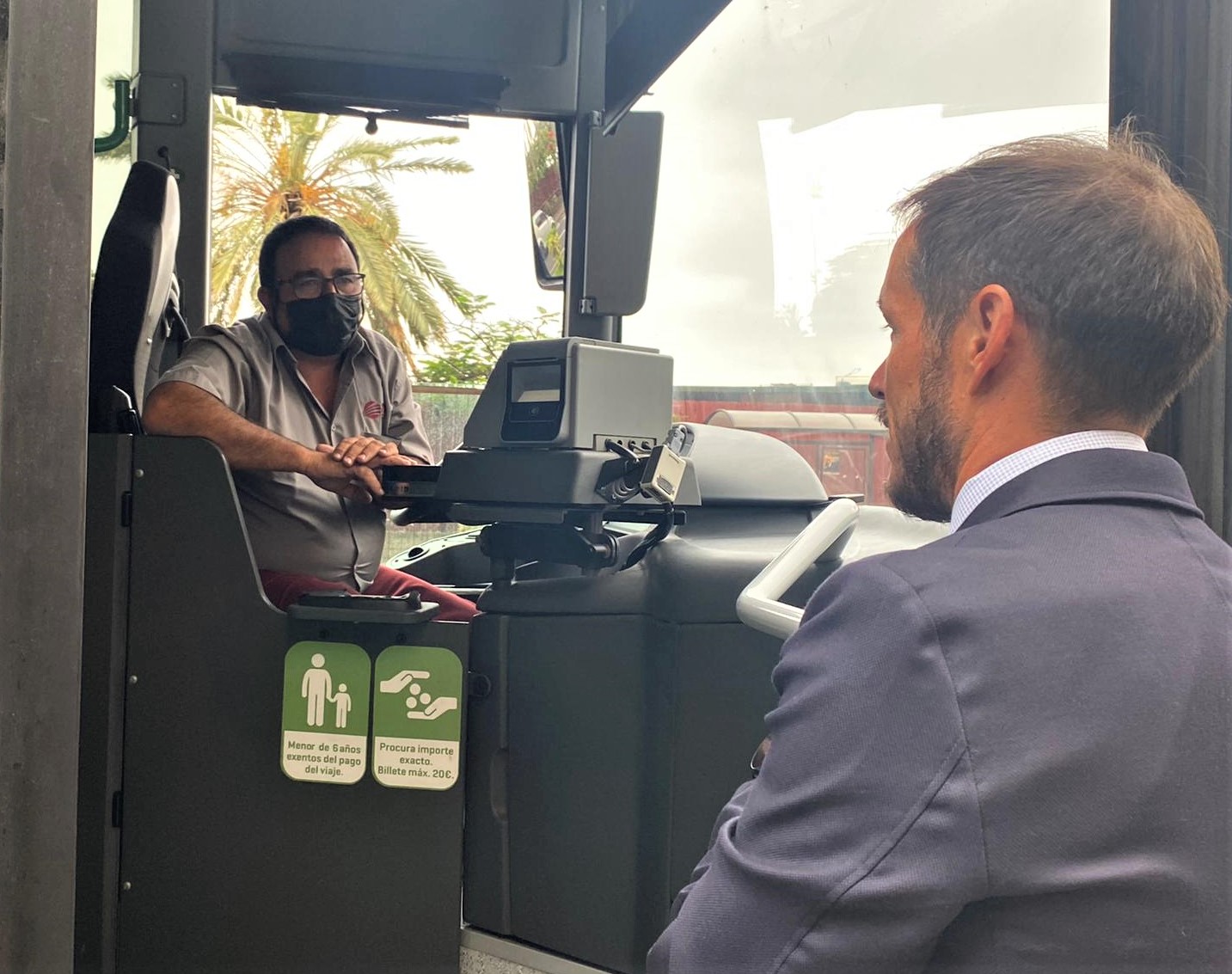El Cabildo de La Palma recupera este jueves la línea de guagua que une Fuencaliente con Los Llanos 