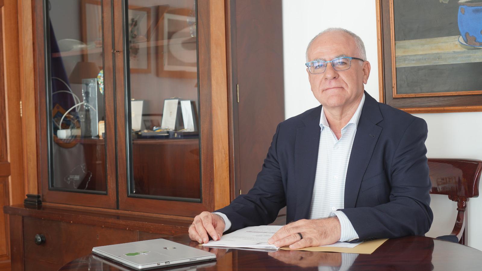 El Cabildo proporcionará bonos de combustible para aquellos trabajadores afectados por el volcán 