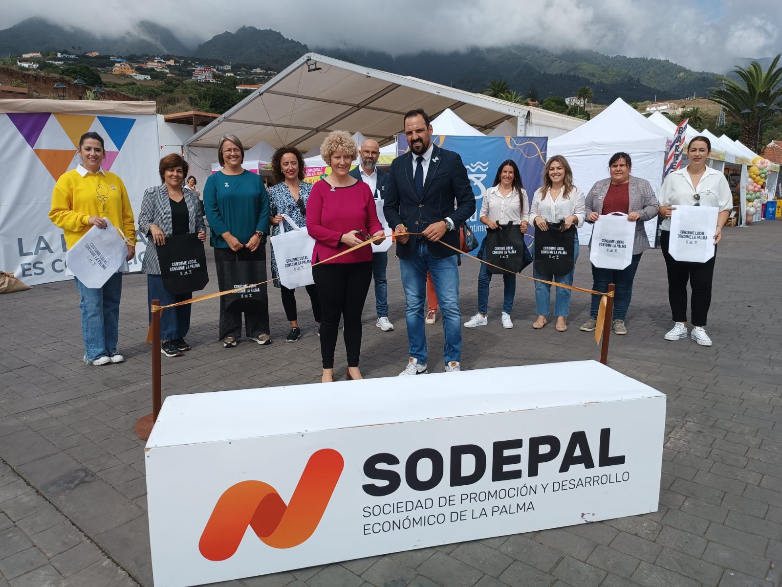Sodepal inaugura la Feria Empresarial y Comercial de La Palma, con zona comercial, gastronomía, música y actividades infantiles 