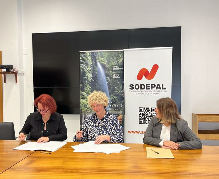 La Palma Film Commission y el Clúster Audiovisual firman un convenio de colaboración para impulsar el desarrollo del sector audiovisual en la isla.