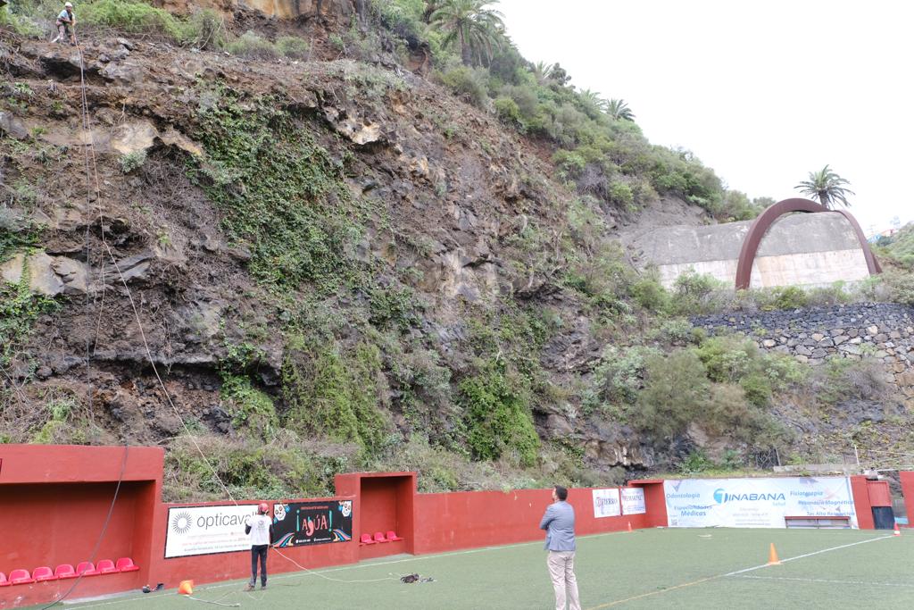 El Cabildo protege el talud de la circunvalación de Santa Cruz de La Palma que afecta  a la seguridad del campo del Mensajero