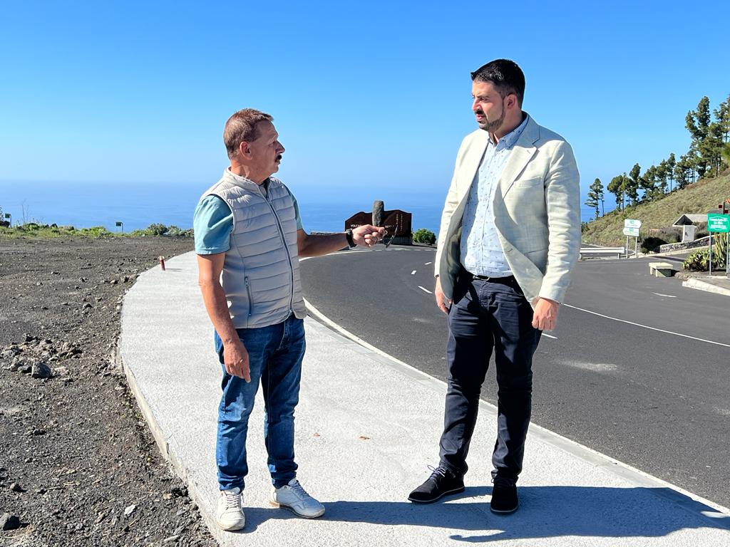 Dotan de acera a la vía de acceso al Centro de Visitantes del Volcán de San Antonio