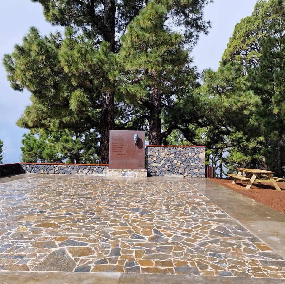 El Cabildo remoza el entorno que rinde homenaje al poeta garafiano Severo Martín en Briesta