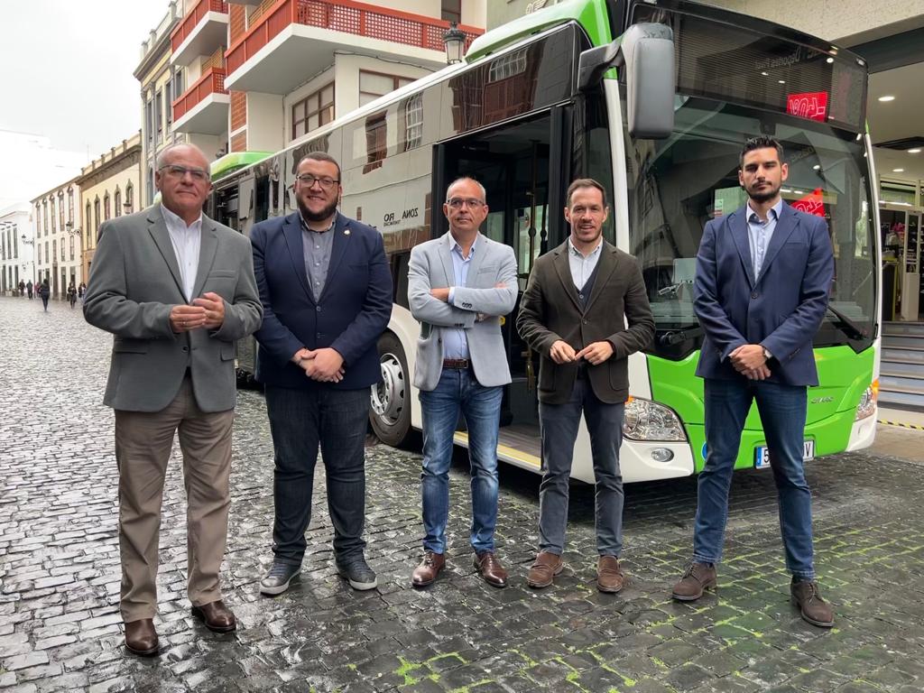 El Cabildo y Transportes Insular adquieren la primera guagua con sistema híbrido de La Palma 