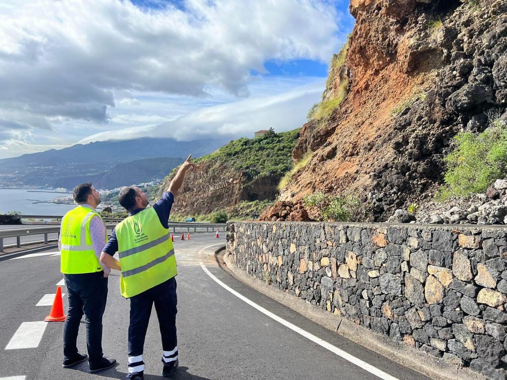 El Cabildo interviene en las curvas de San Juanito para estabilizar el talud