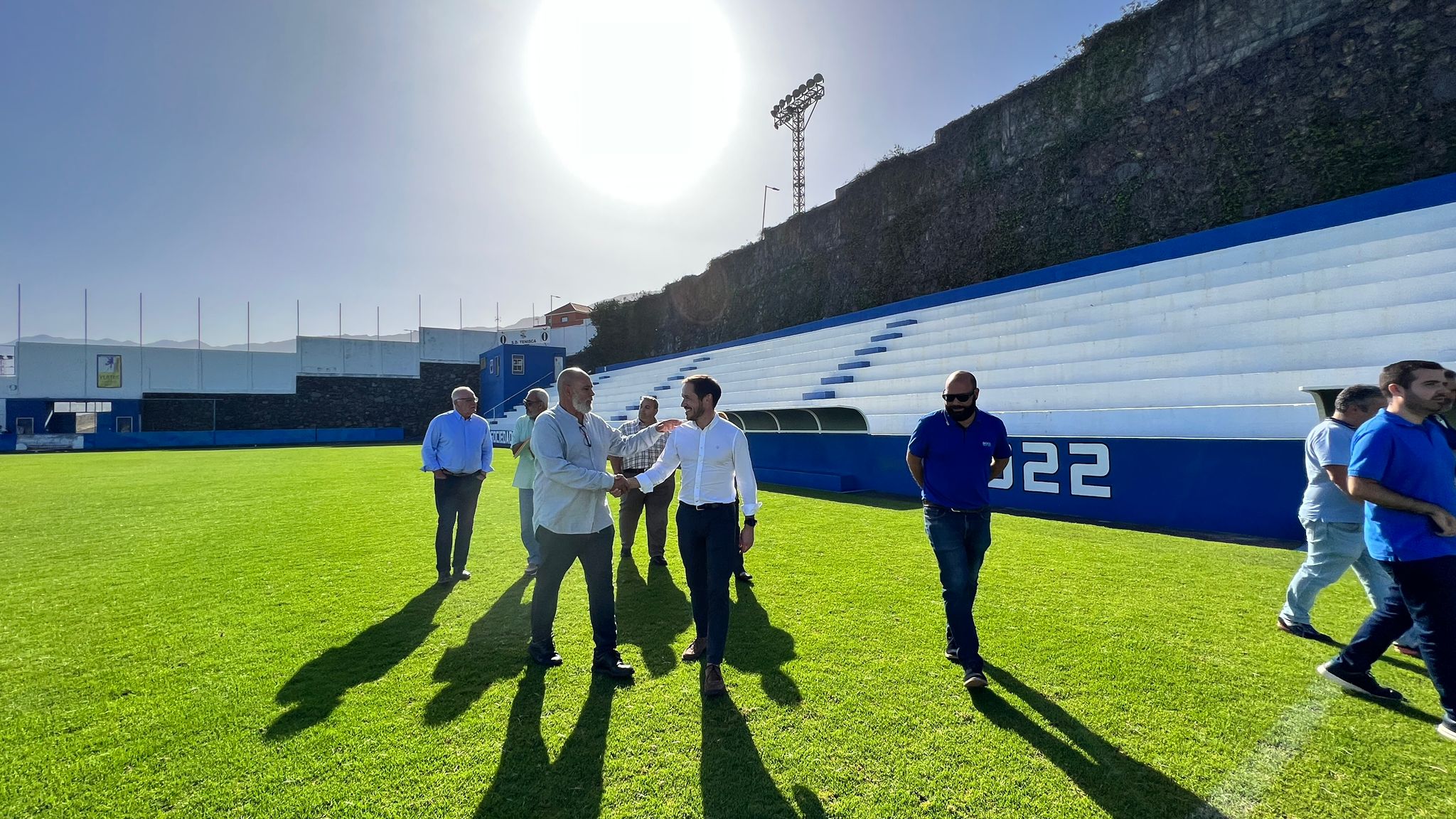 El Cabildo modifica mediante energías eficientes y sostenibles la luminaria de instalaciones deportivas de la Isla