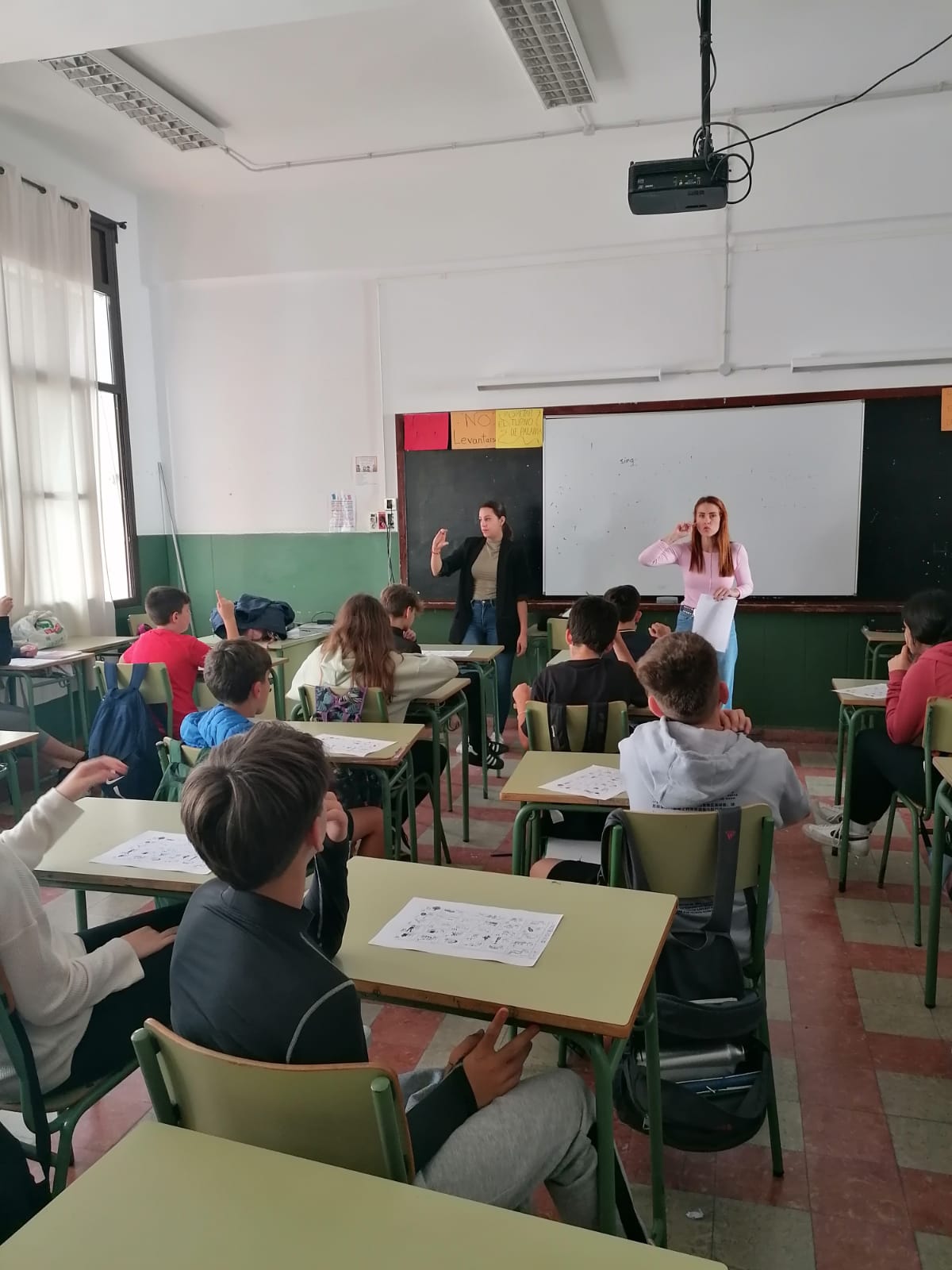 Educación promueve el aprendizaje de la lengua de signos española entre escolares de La Palma 