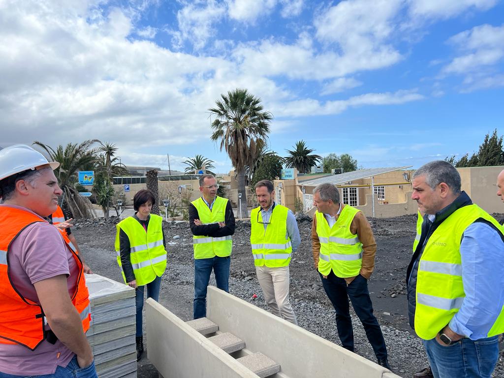 Cabildo y Endesa avanzan en la recuperación de las canalizaciones para dar solución al tendido eléctrico afectado por la erupción volcánica