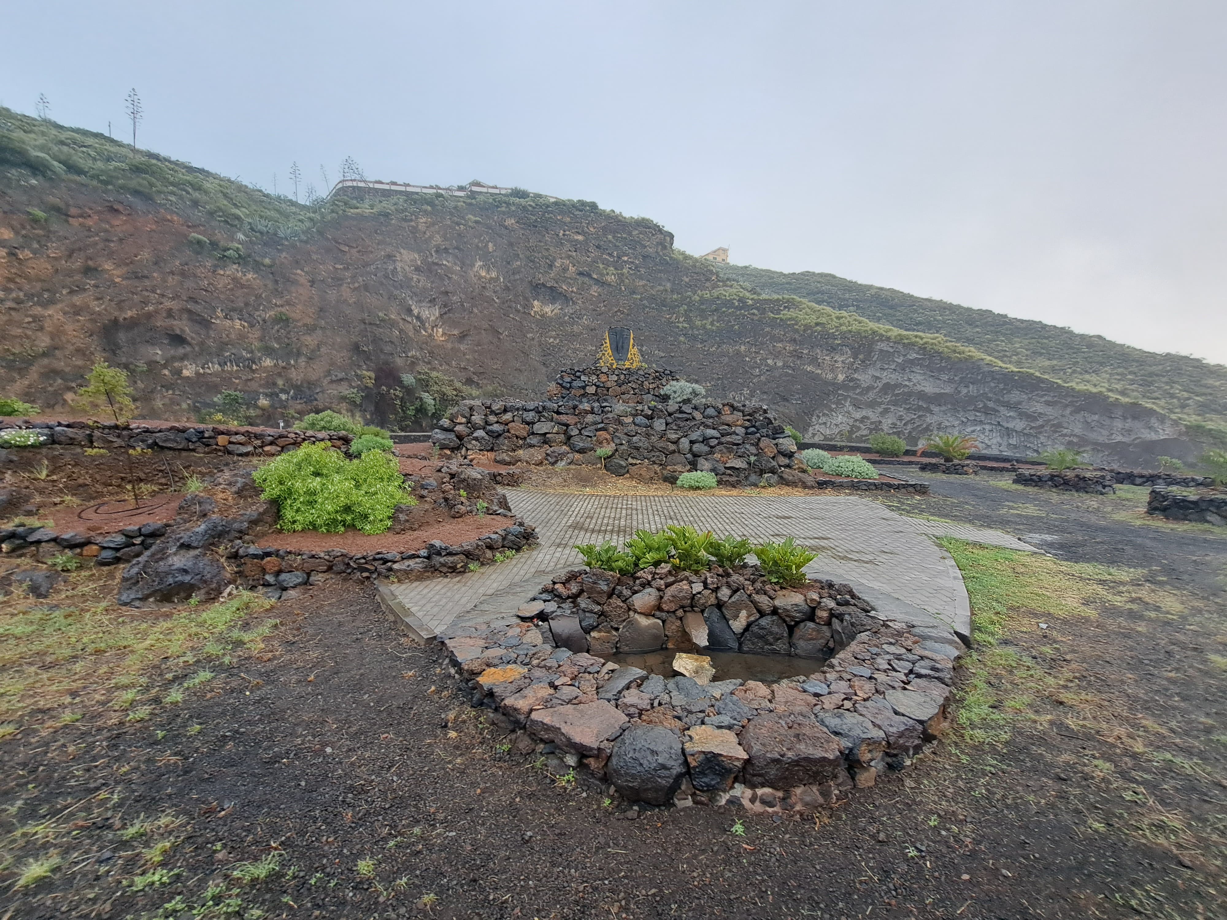 El Cabildo habilita una zona de descanso en Puntallana recuperando el mirador de San Juanito