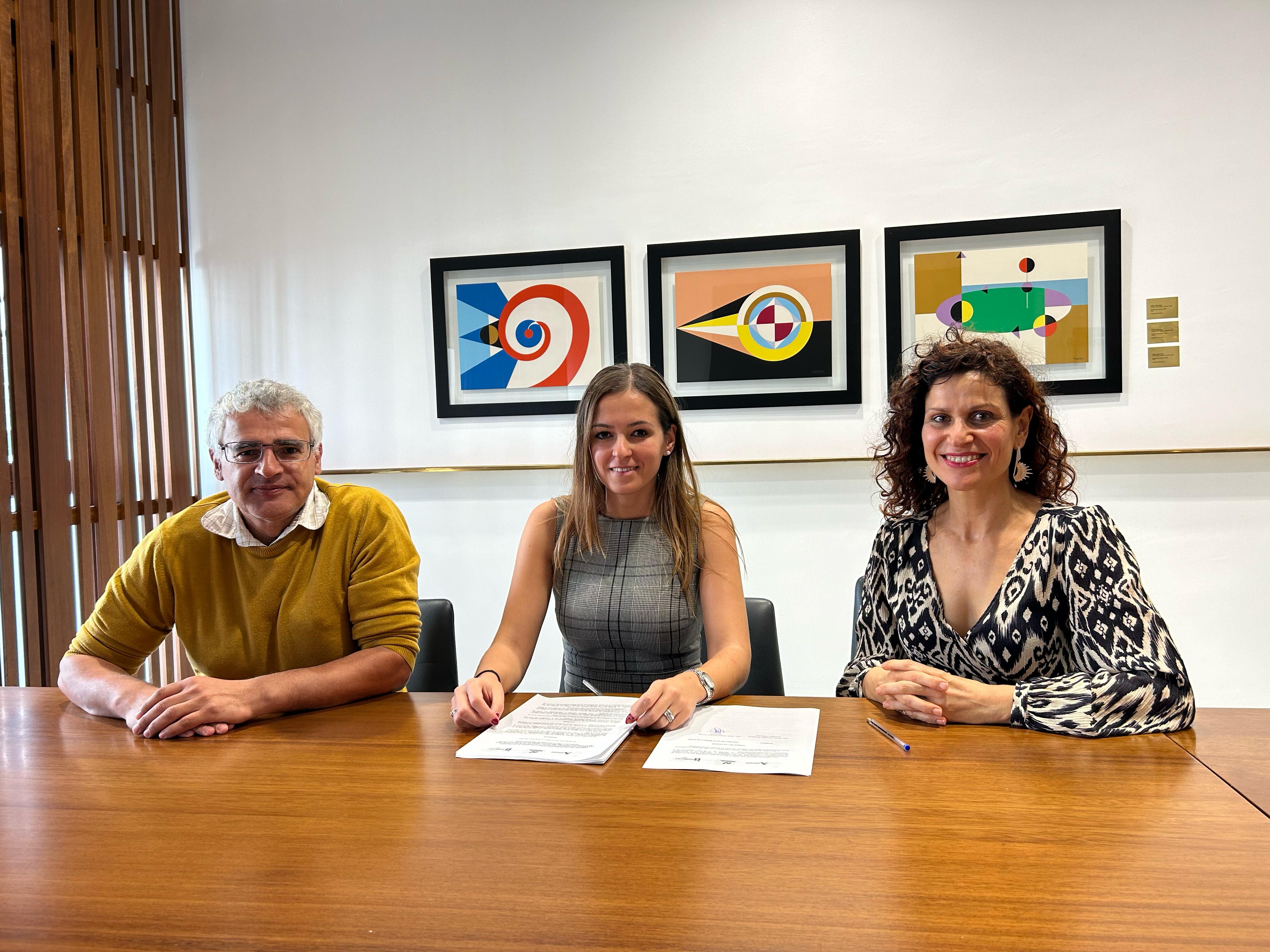 El Cabildo y la Escuela de Arte Manolo Blahnik colaboran en la investigación del reciclaje y reutilización del residuo textil