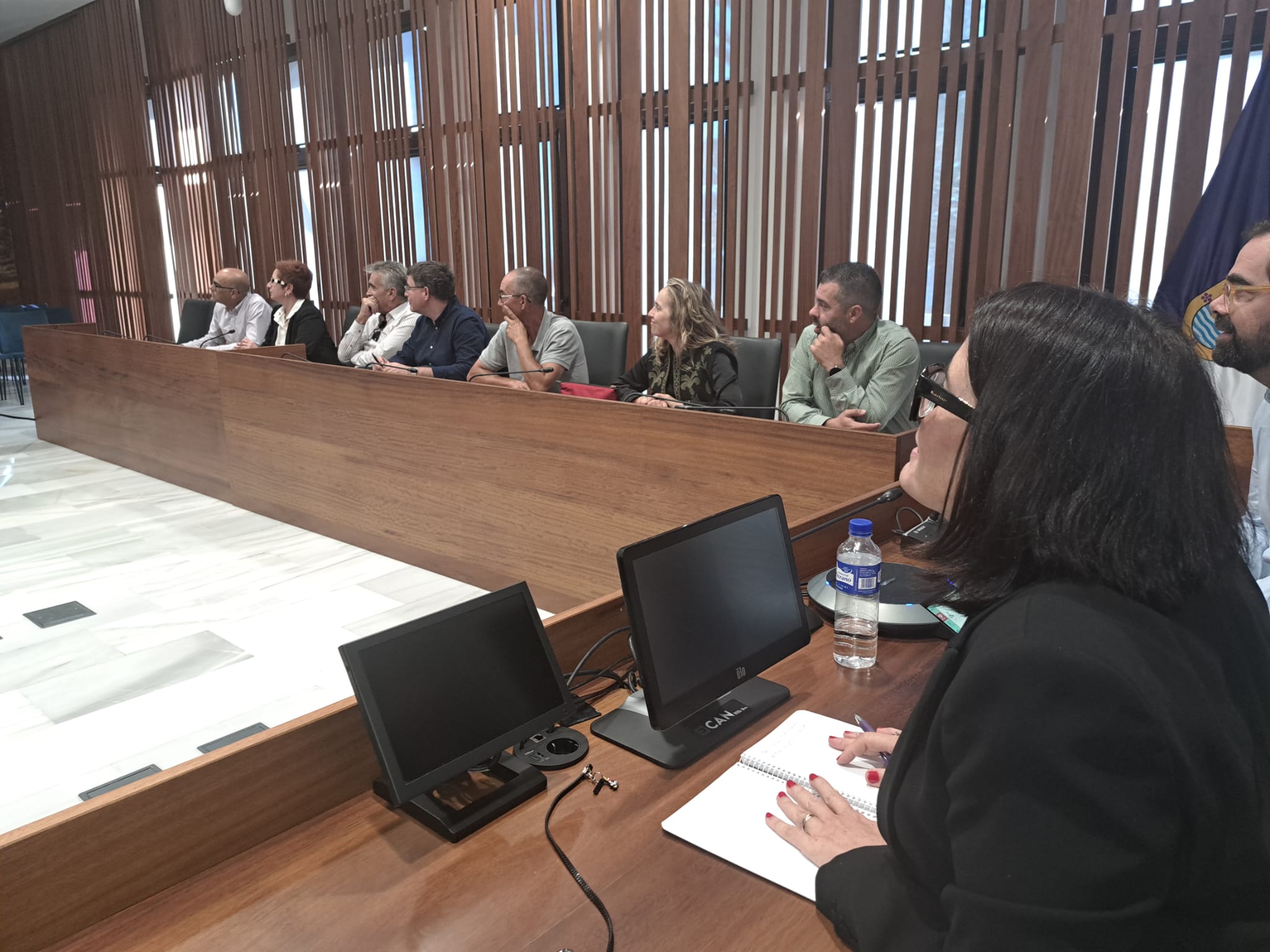 El Cabildo avanza en un protocolo de actuación para atender a los turistas en el caso del cierre de aeropuerto o puerto