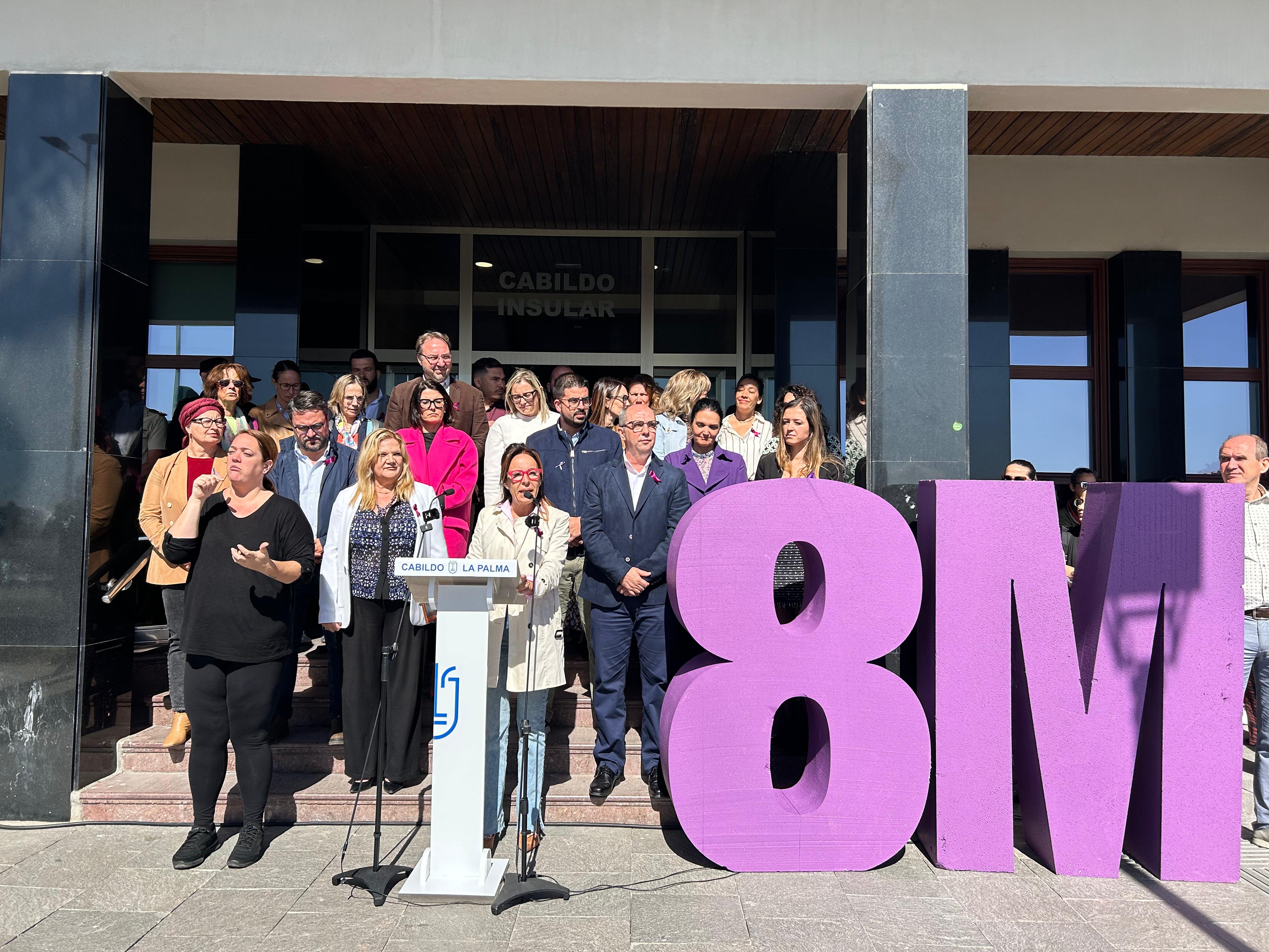 El Cabildo mantiene su compromiso con la igualdad este 8M