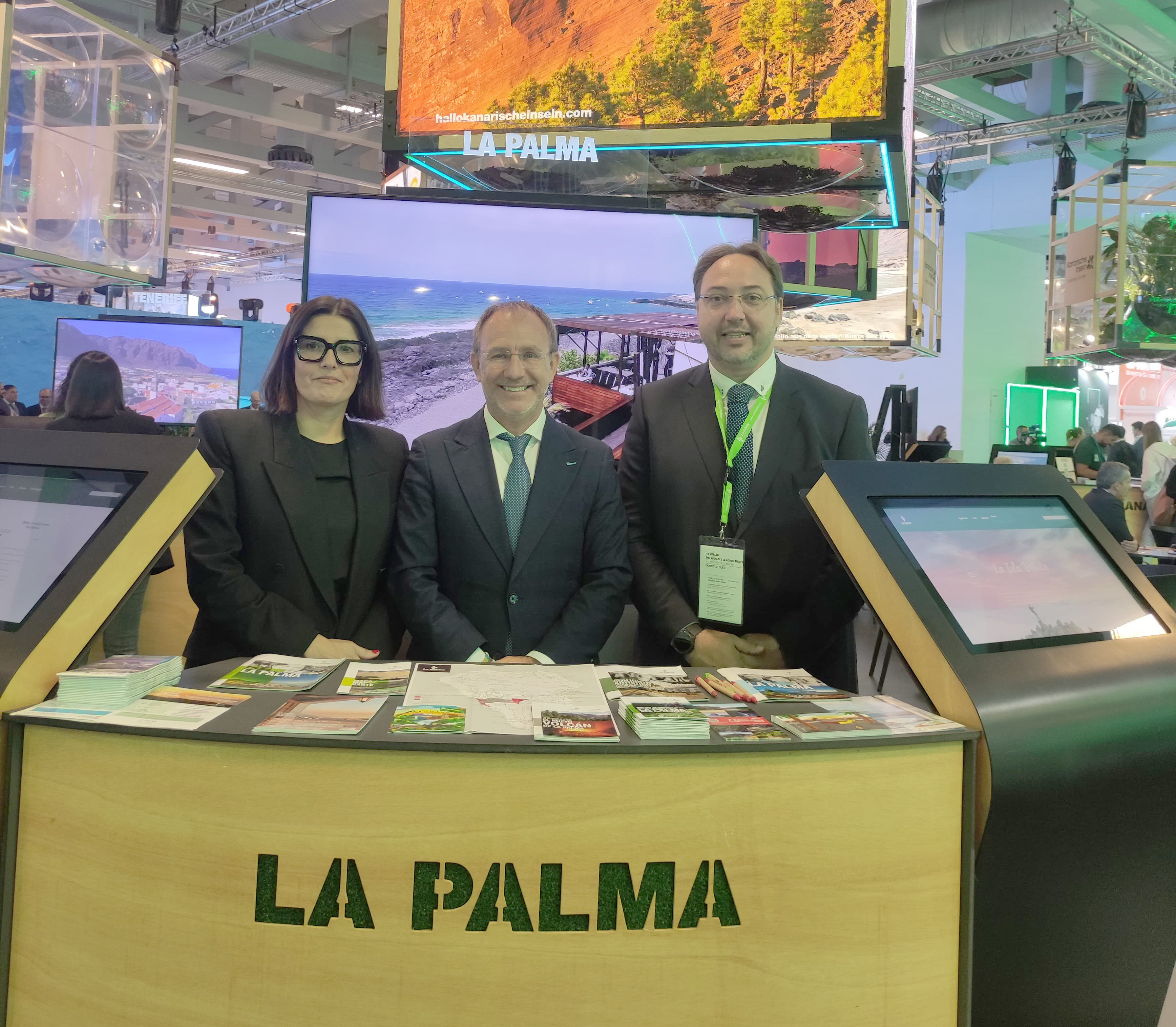 Cabildo y Vueling mejoran la conectividad de la Isla con destinos nacionales e internacionales