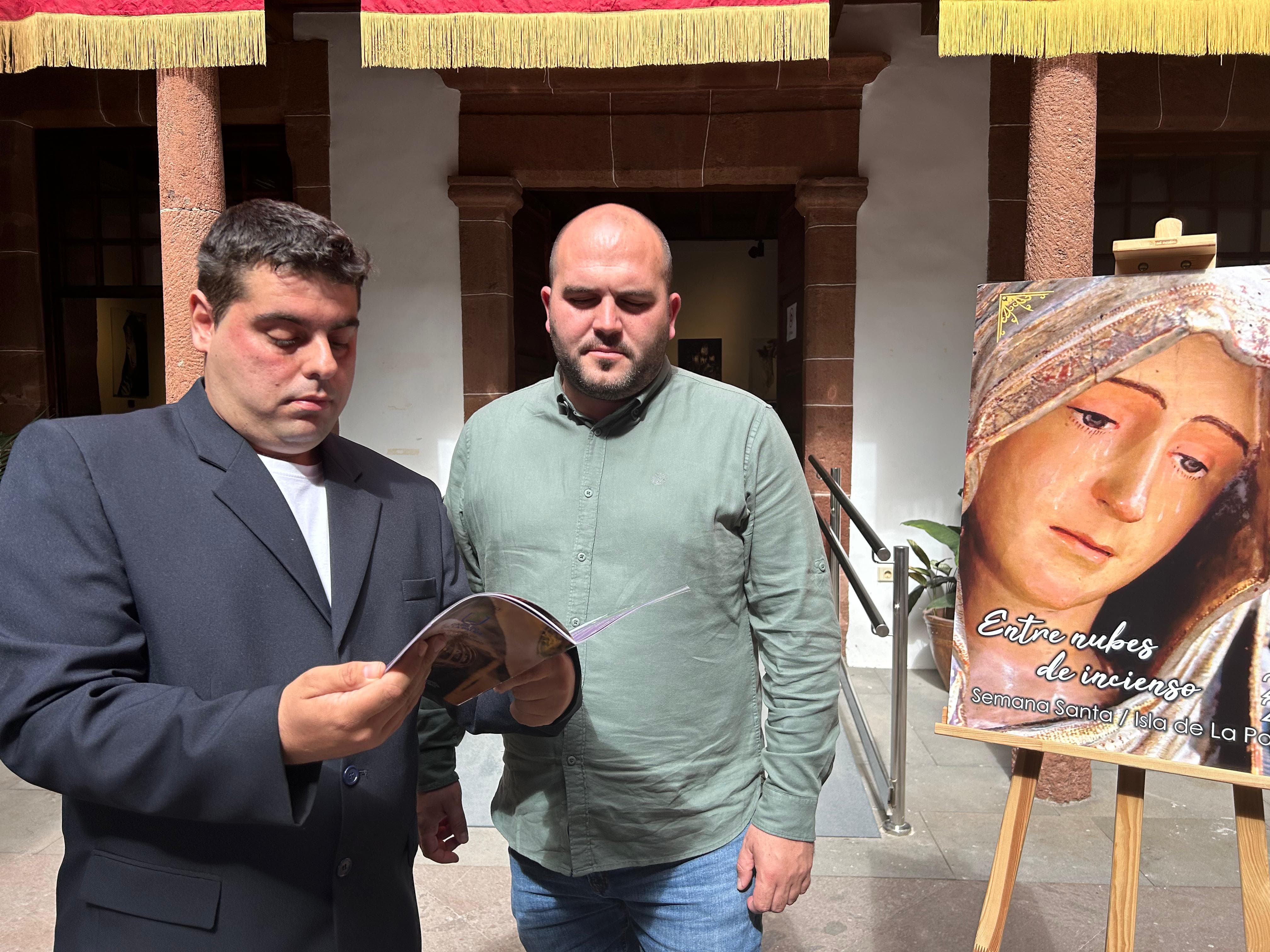 El Cabildo presenta la revista ‘Entre nubes de incienso’ de Iván Rodríguez 