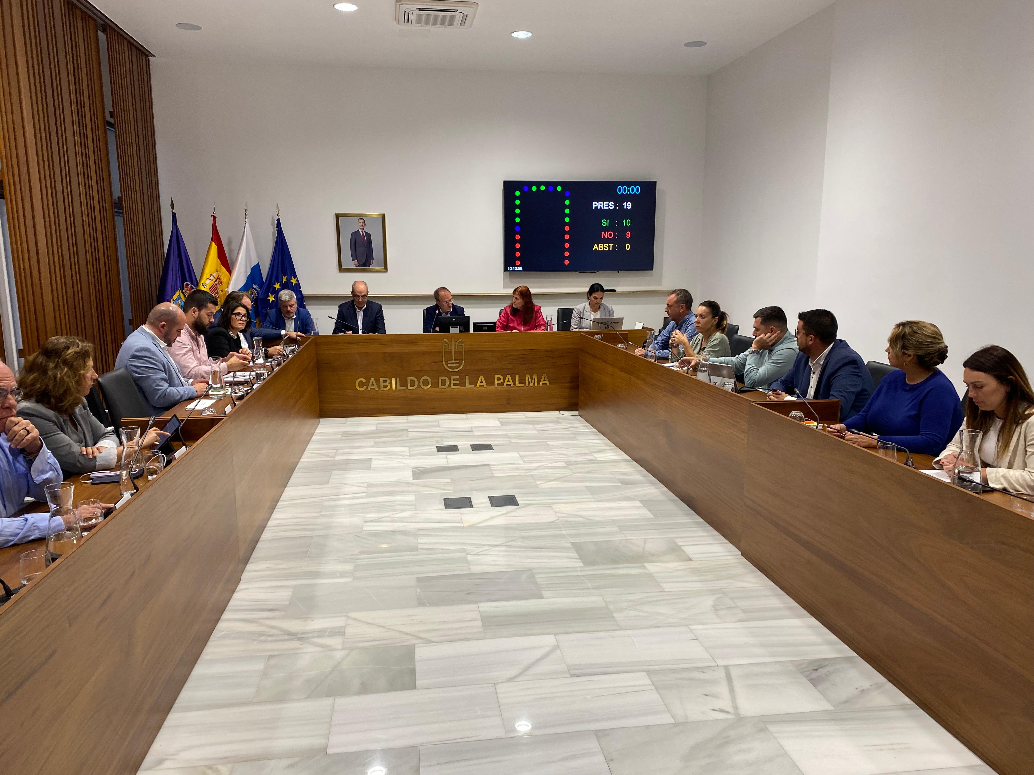 El Cabildo respalda la labor de los profesionales artesanos de la Isla