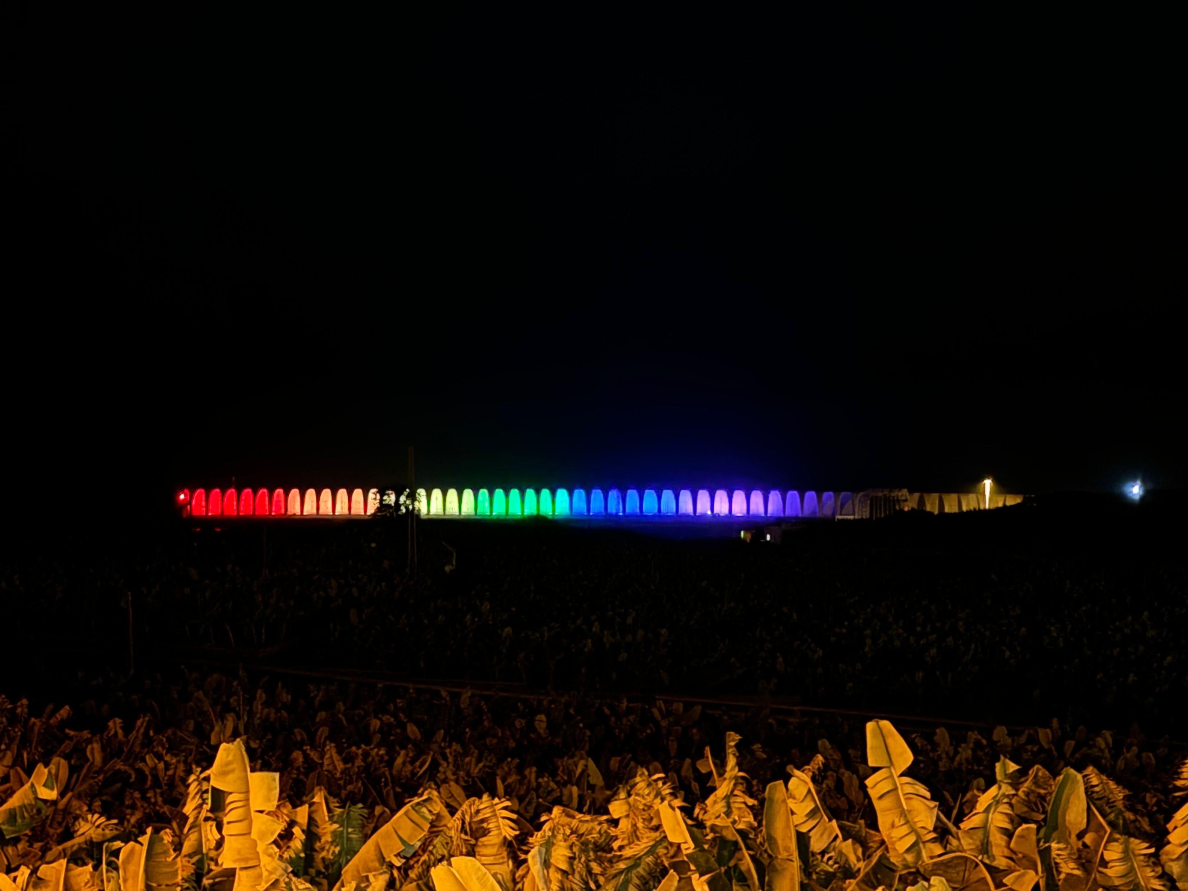 El Love Festival recupera la iluminación de los  arcos del Puerto de Tazacorte con la bandera LGTBIQ+ 