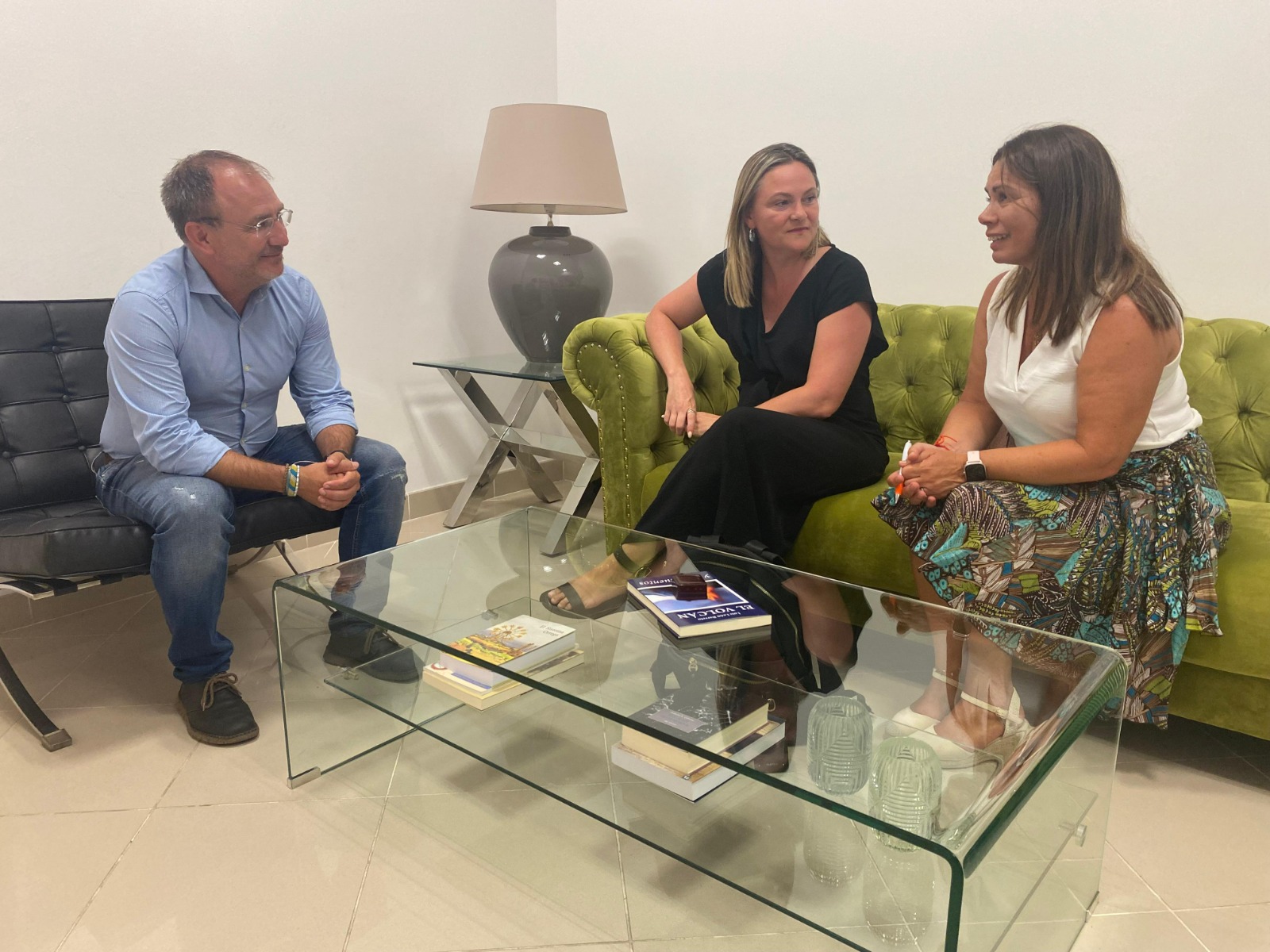 El Cabildo y la cónsul general de Reino Unido ponen en valor la relación histórica de ambos territorios