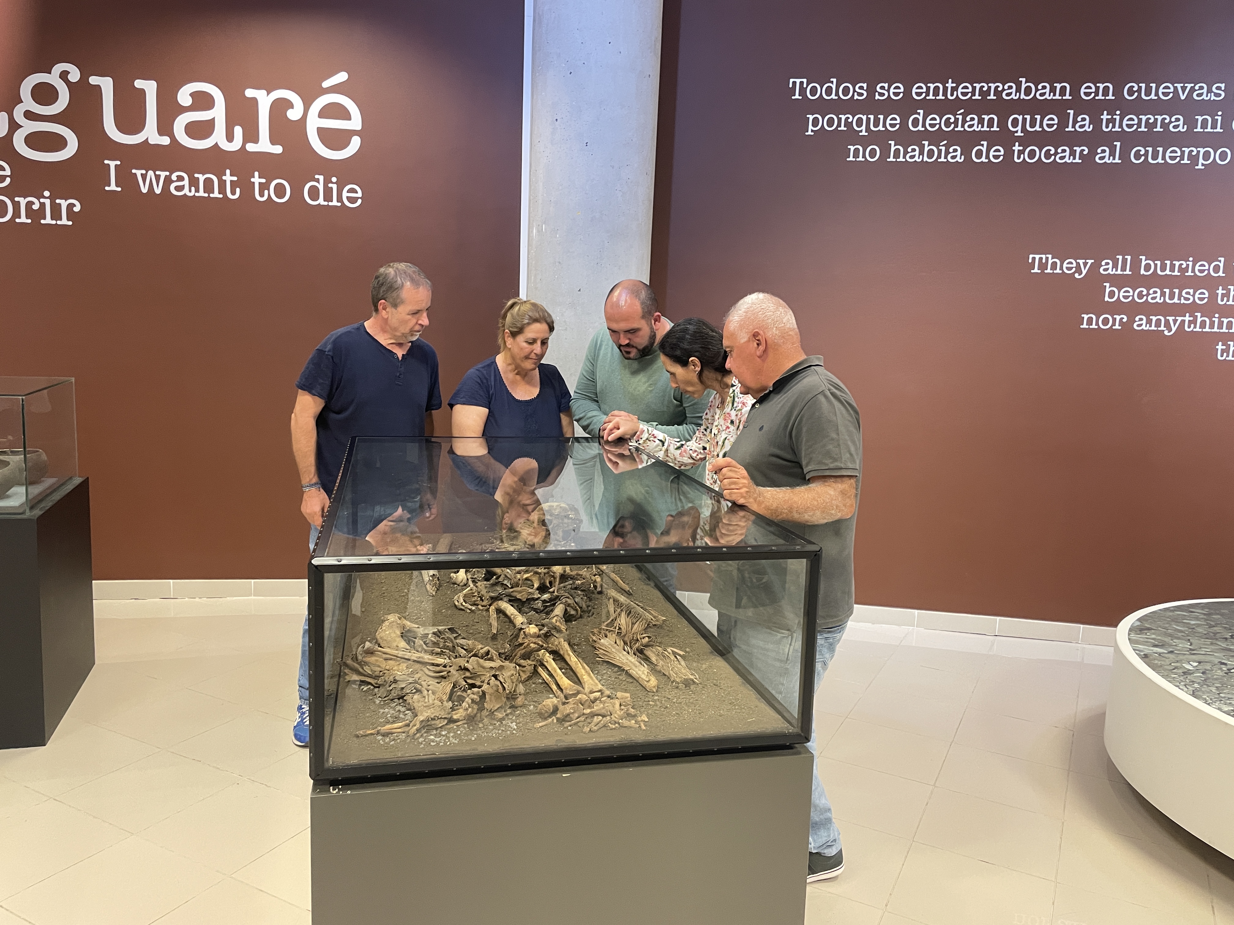 Especialistas en bioarqueología estudian restos humanos benahoaritas con traumatismos por violencia