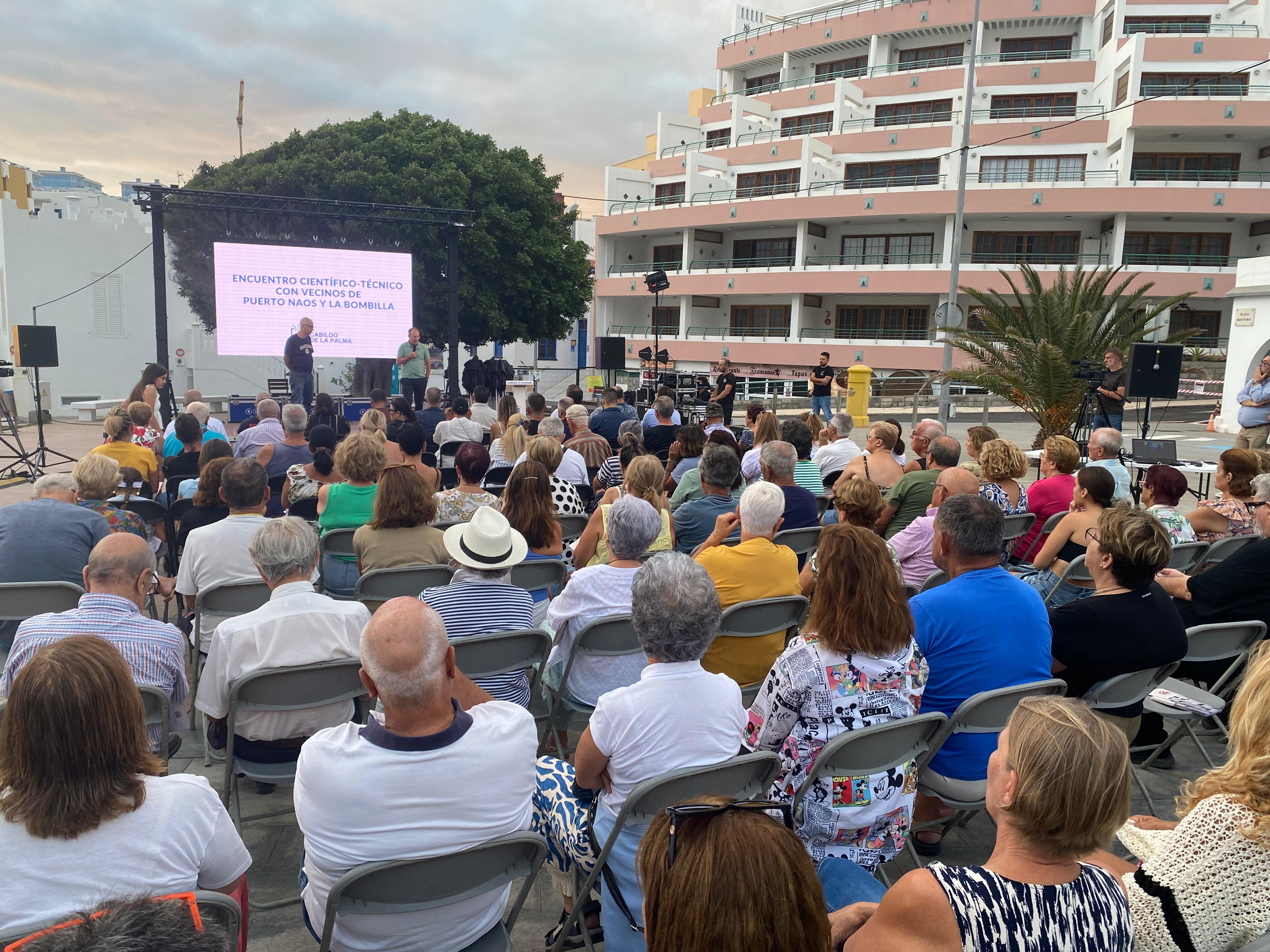 Científicos y técnicos muestran los avances que han permitido ir recuperando la normalidad en Puerto Naos y La bombilla 