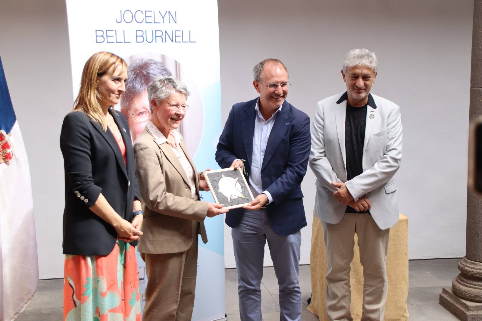 La Palma reconoce la aportación a la astrofísica de Jocelyn Bell otorgándole una estrella en el Paseo de la Ciencia
