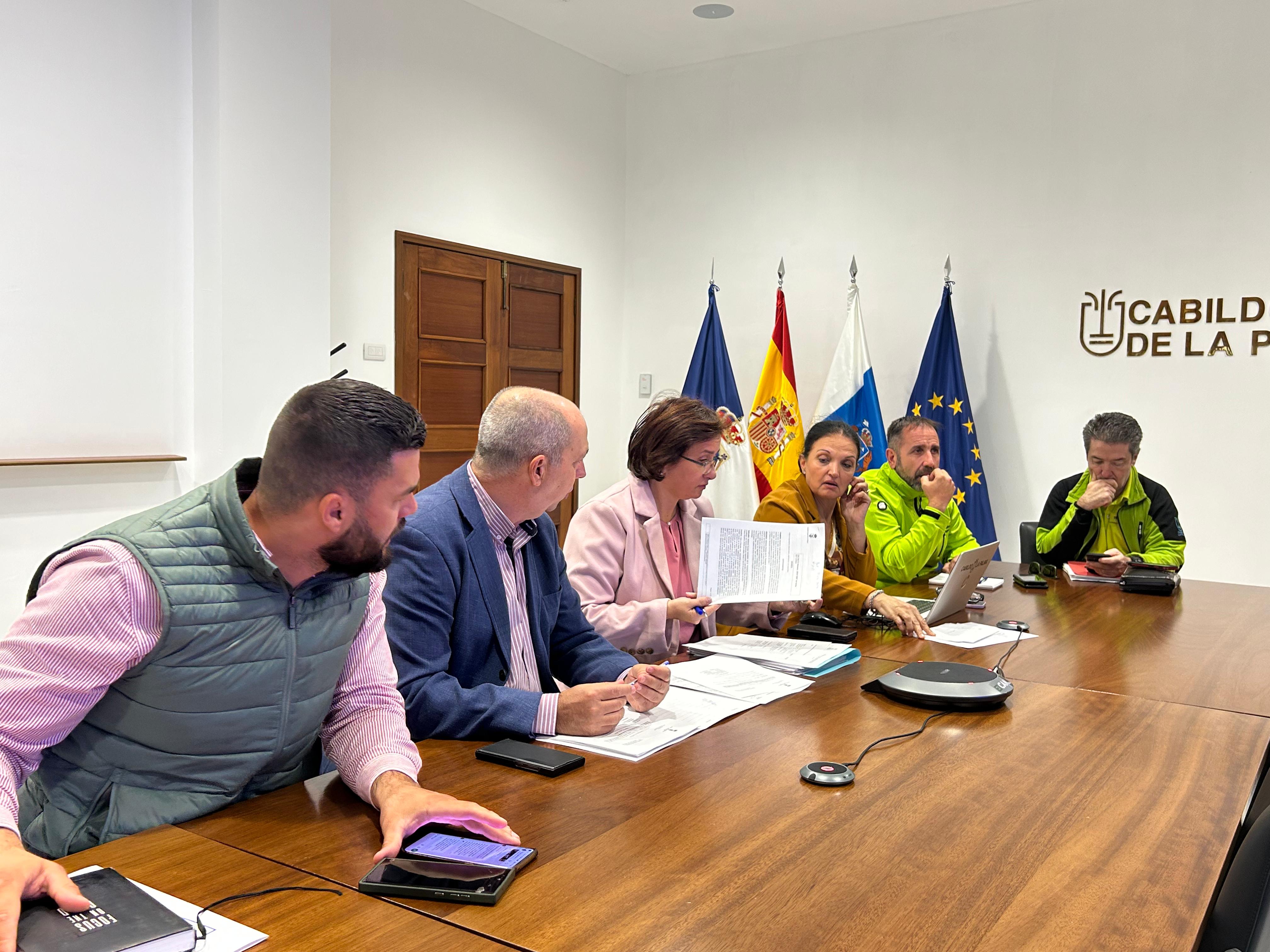 El Cabildo autoriza el acceso a 10 nuevas viviendas de Puerto Naos y culmina el reparto de medidores de gases 
