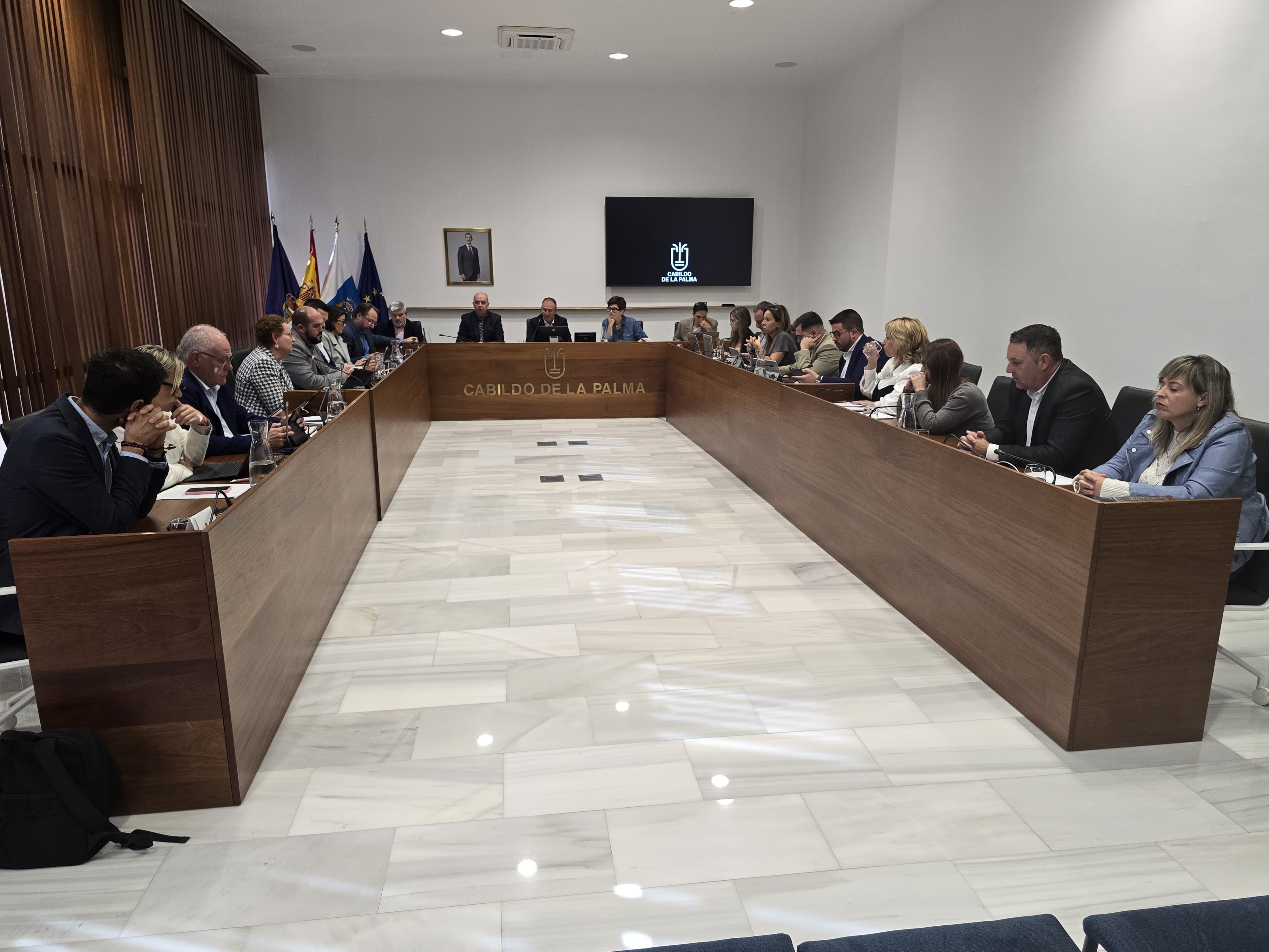 El Cabildo aprueba por unanimidad la propuesta de nombrar una calle en memoria de Laura González Lorenzo