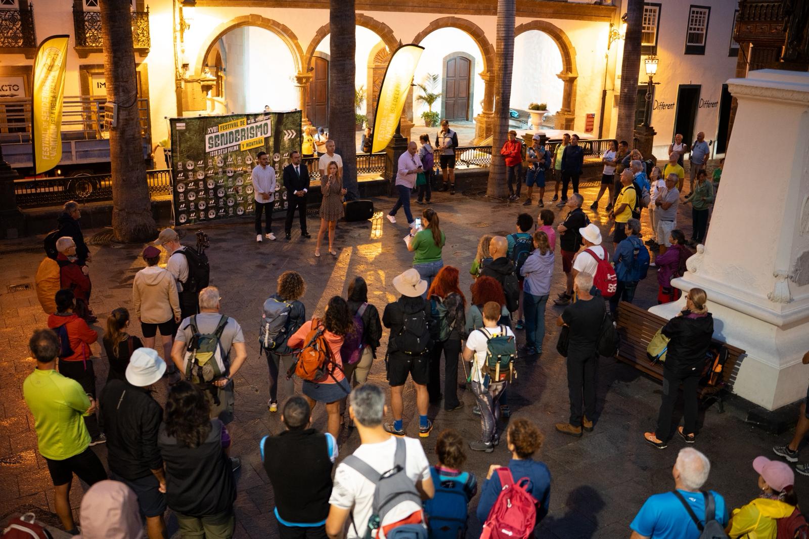 Más de 300 caminantes participan en la nueva edición del Festival Internacional de Senderismo y Montaña Isla de La Palma