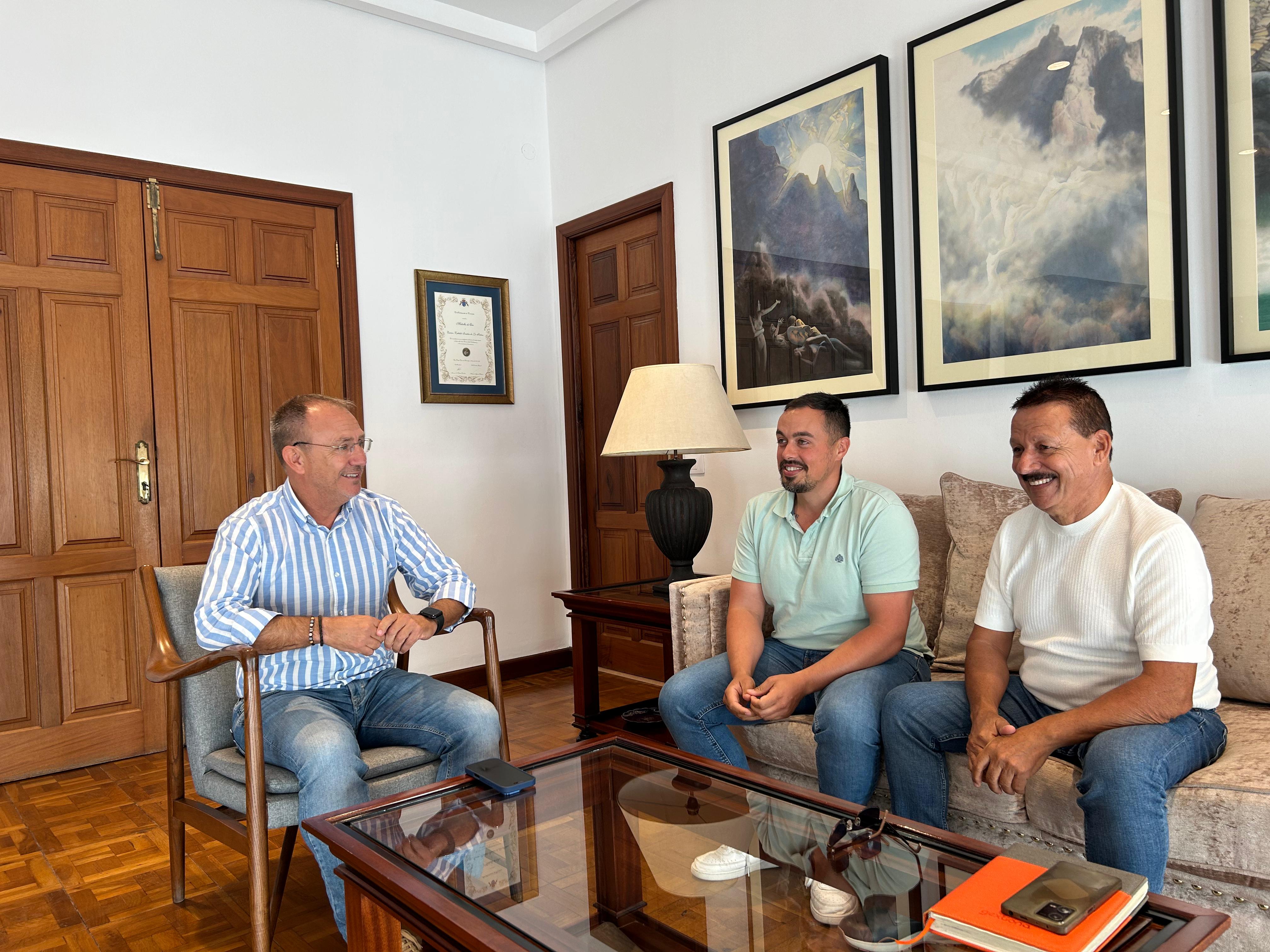 El Cabildo avanza  con los ayuntamientos de Mazo y Fuencaliente la intervención de la LP-2052 entre el Aeropuerto y San Simón