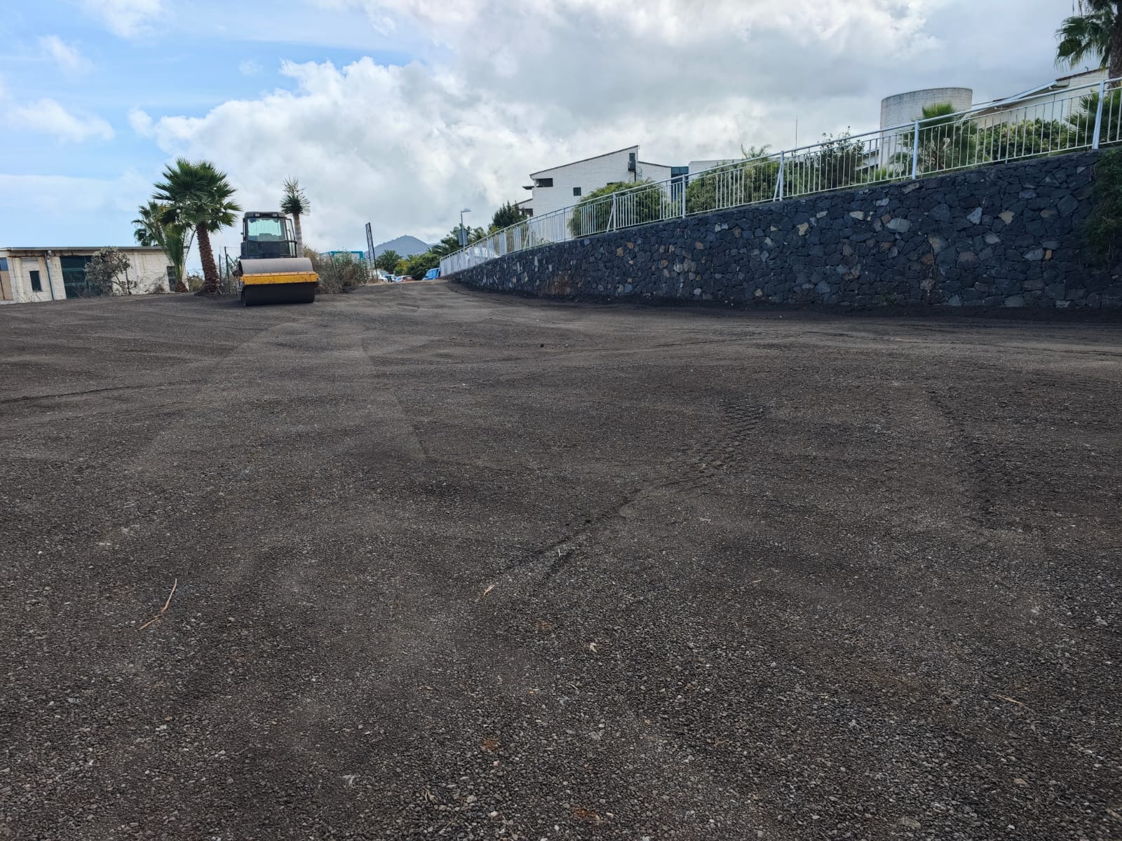 El Cabildo pone en servicio una zona de en torno a 50 aparcamientos en el Hospital Universitario de La Palma