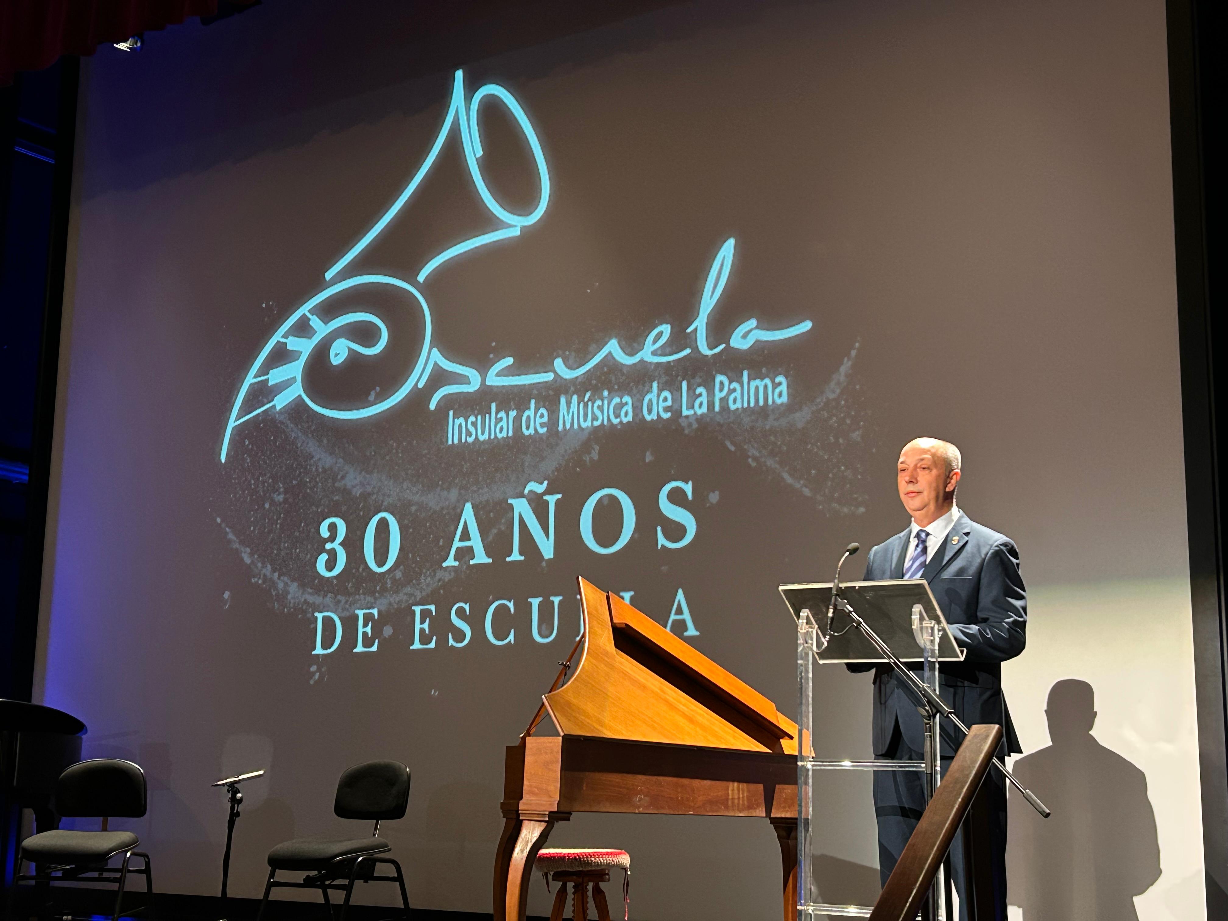 El vicepresidente Juan Ramón Felipe en el 30 Aniversario de la Escuela Insular de Música.