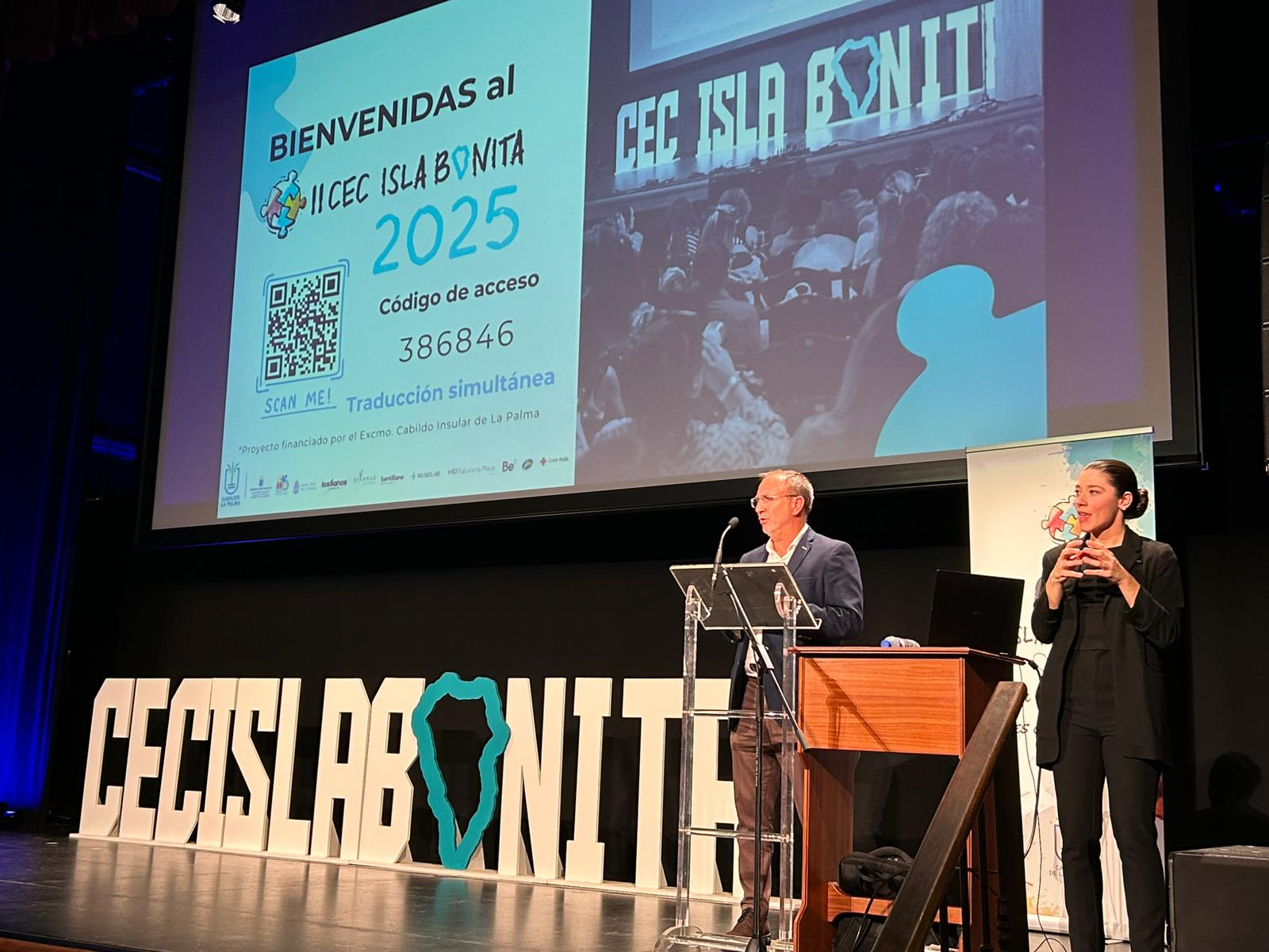 El presidente Sergio Rodríguez inaugura el CEC Isla Bonita.