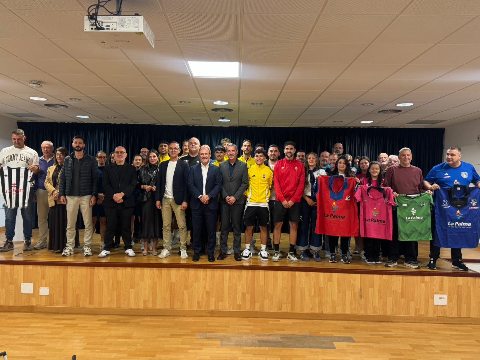 El Cabildo se suma a una campaña de donación de sangre con los clubes deportivos de la isla