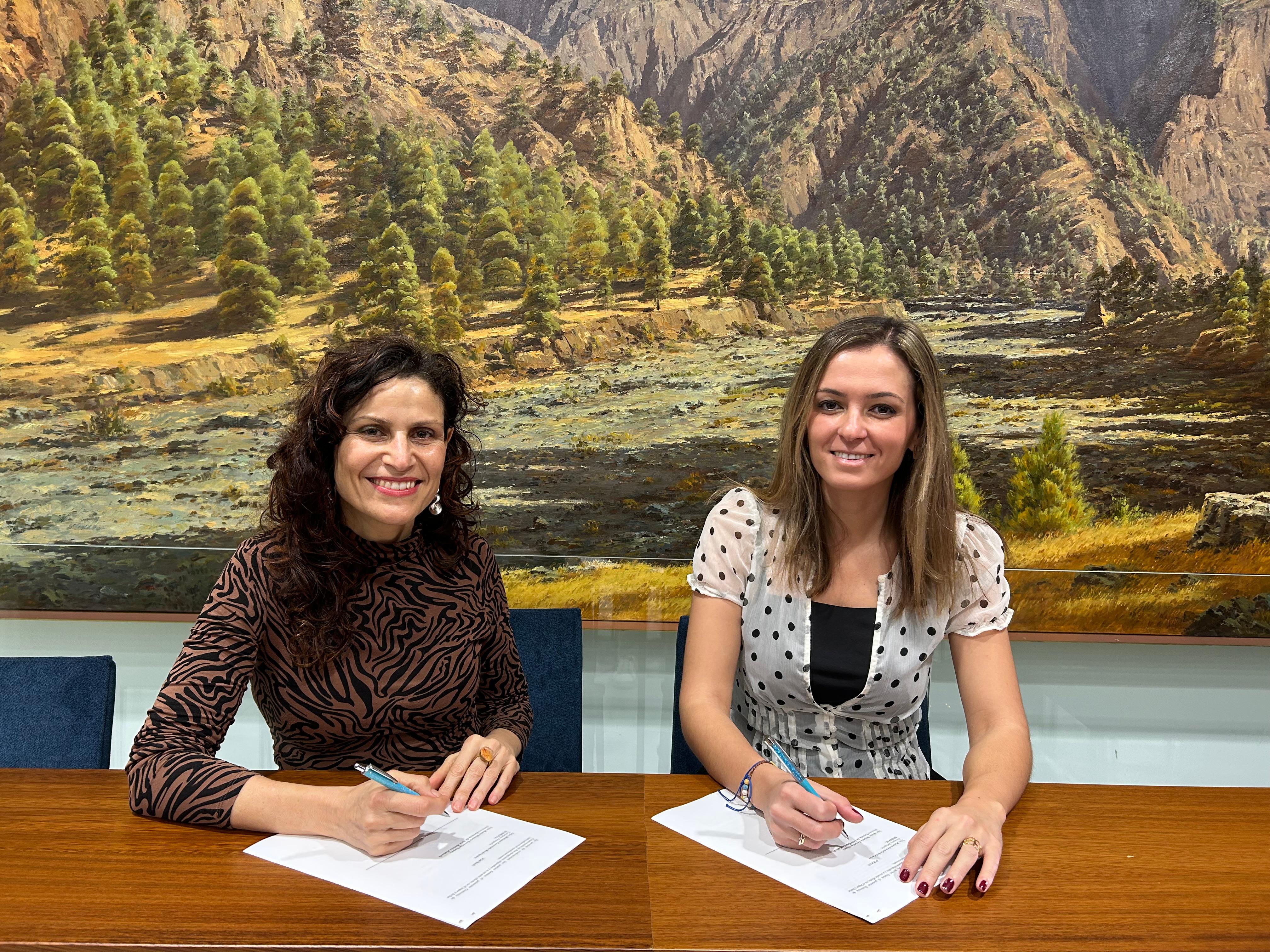 Firma del convenio con la Escuela de Arte Manolo Blahnik