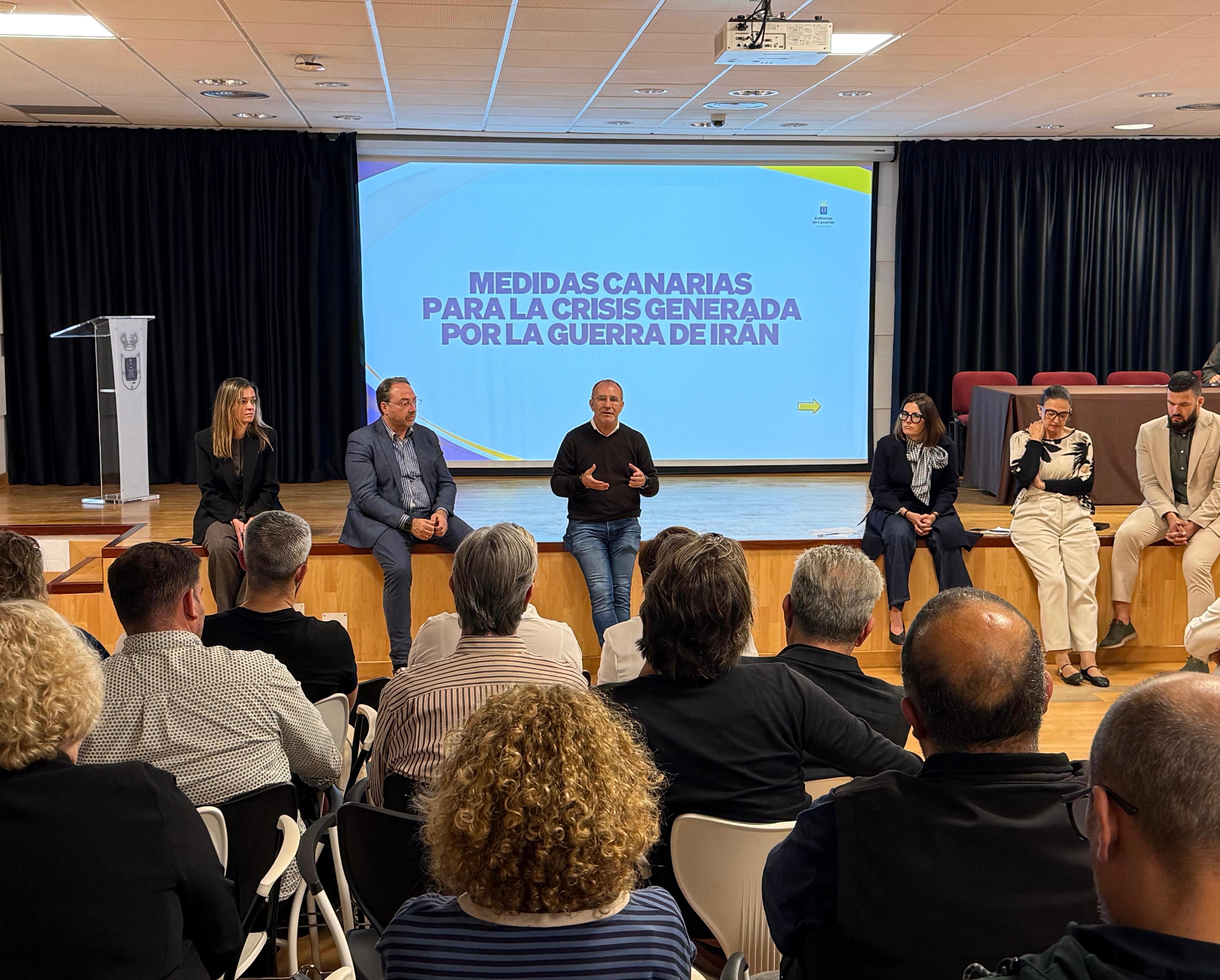 Reunión con representantes económicos de La Palma. 