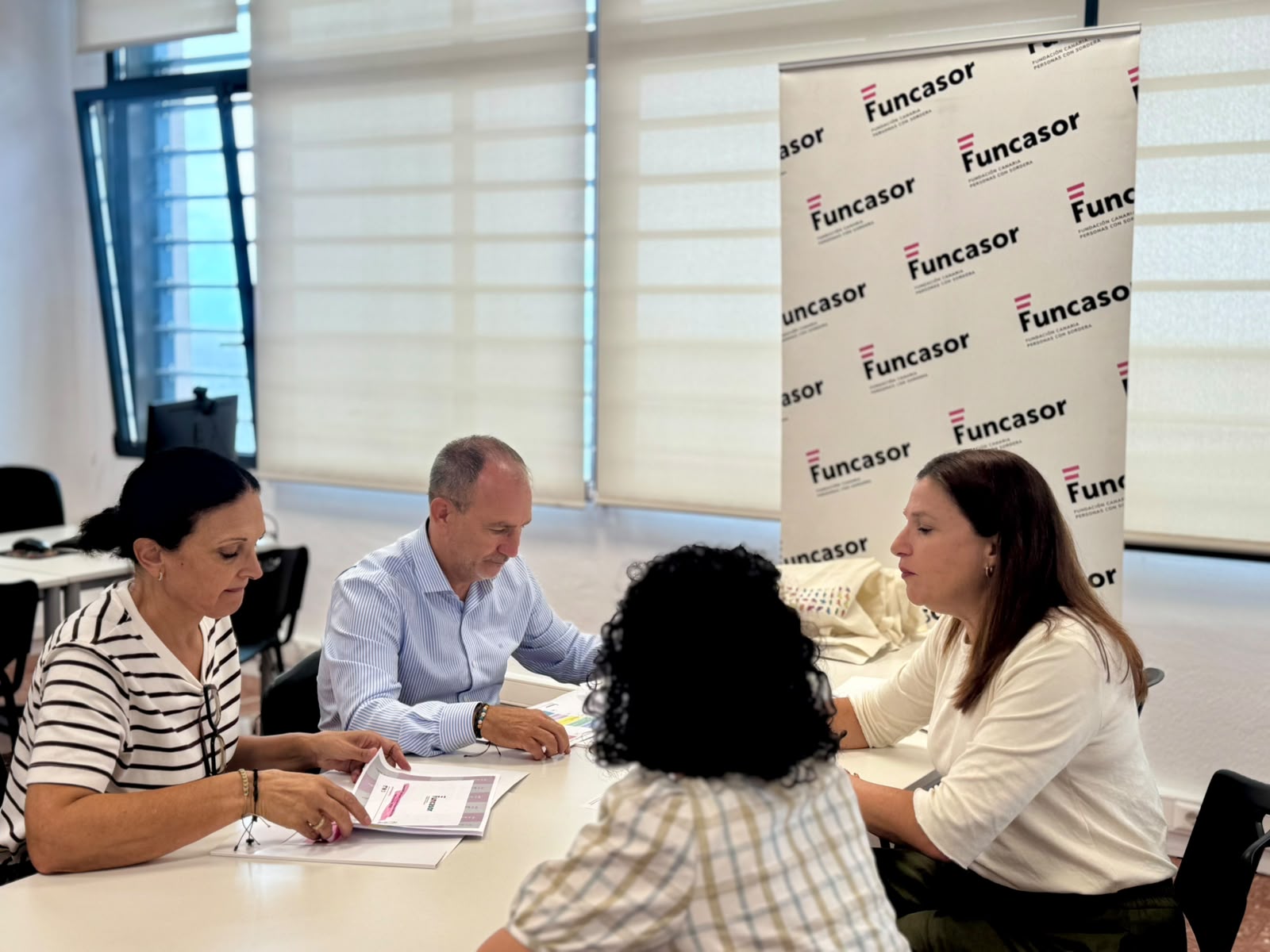 El Cabildo de La Palma colabora con Funcasor para mejorar las oportunidades laborales de más de 90 personas con discapacidad